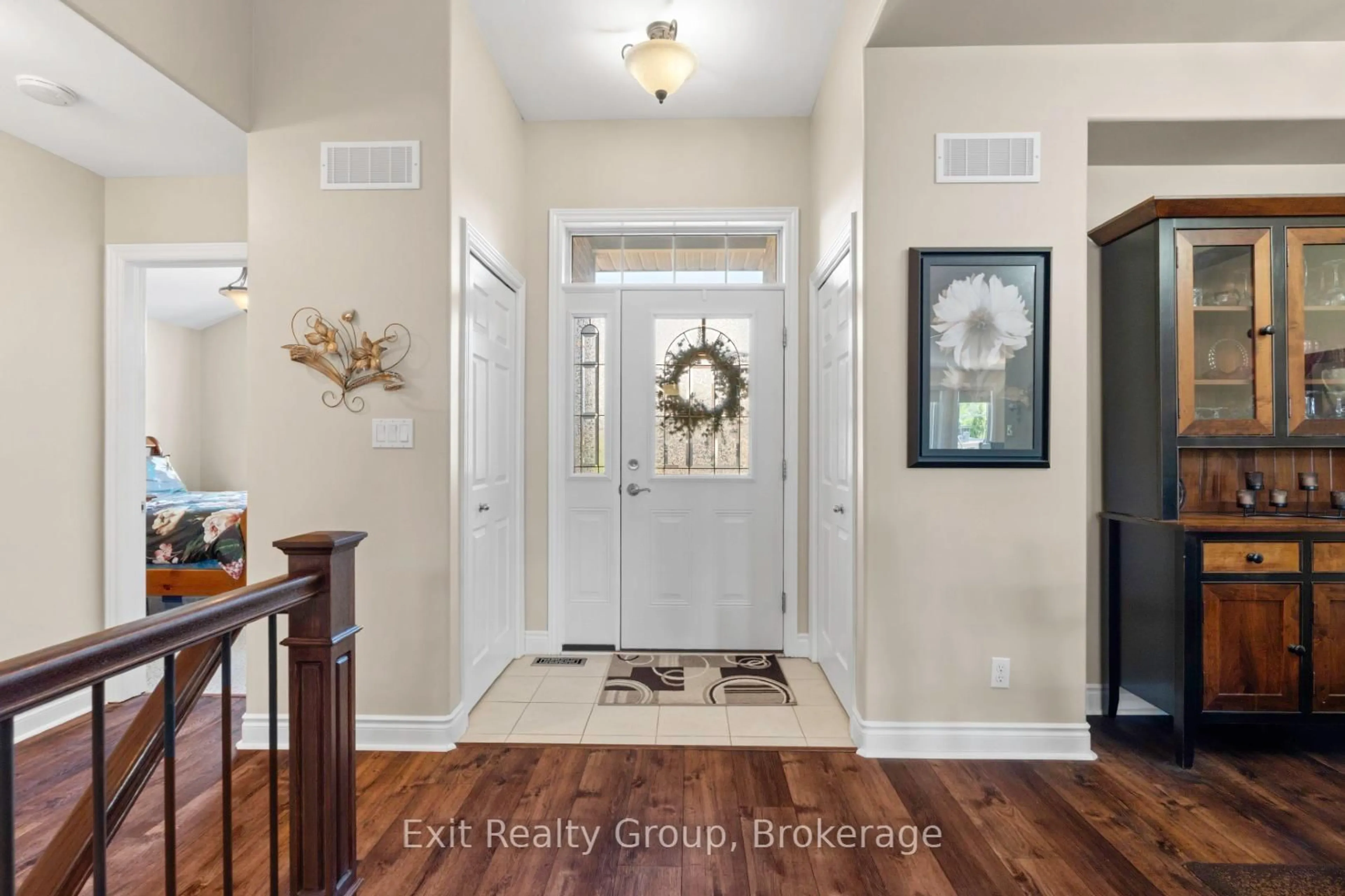 Indoor entryway for 48 Cavendish Dr, Belleville Ontario K8N 0L6