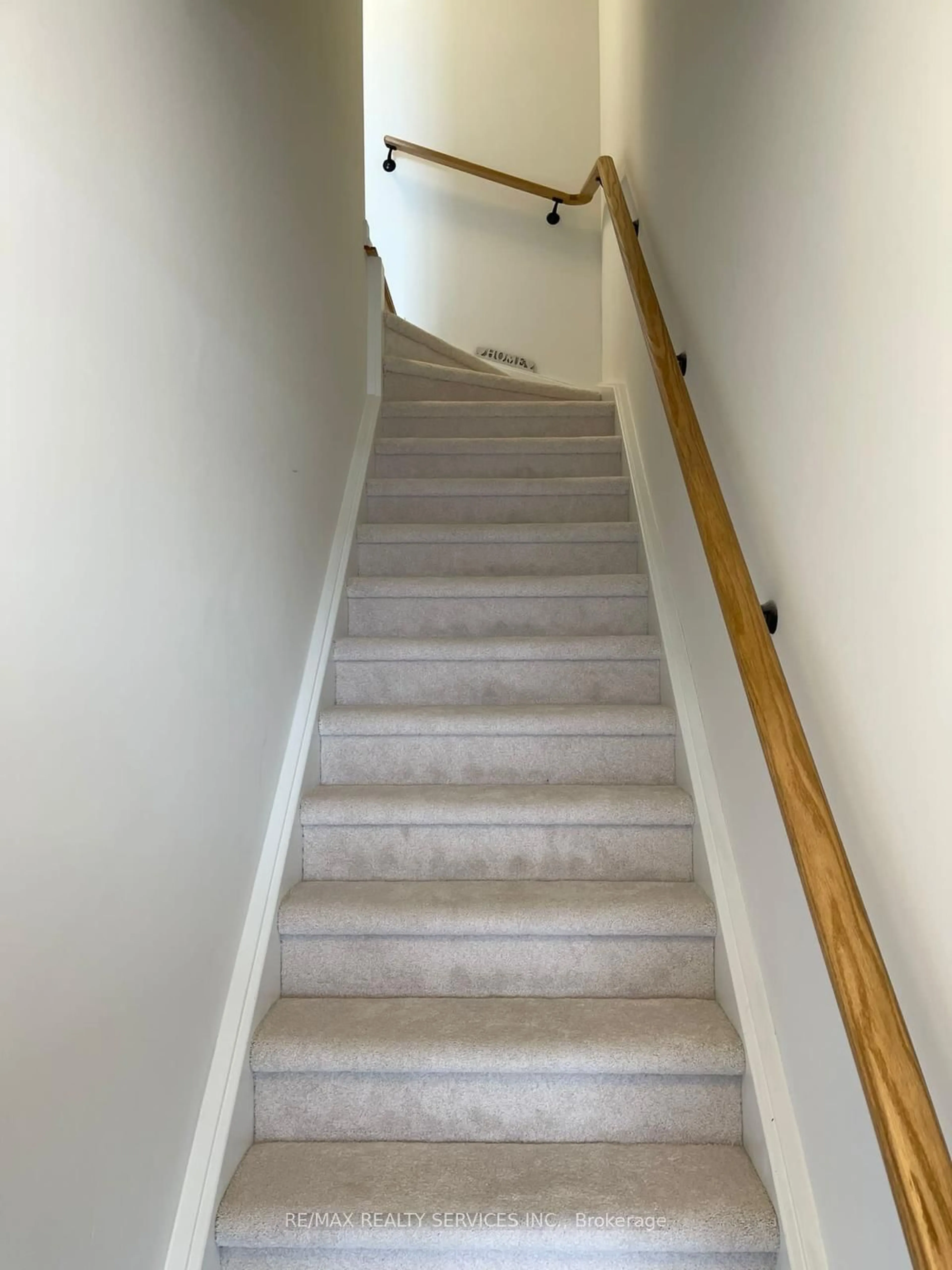 Stairs for 10 PALACE St #C11, Kitchener Ontario N2E 0J3