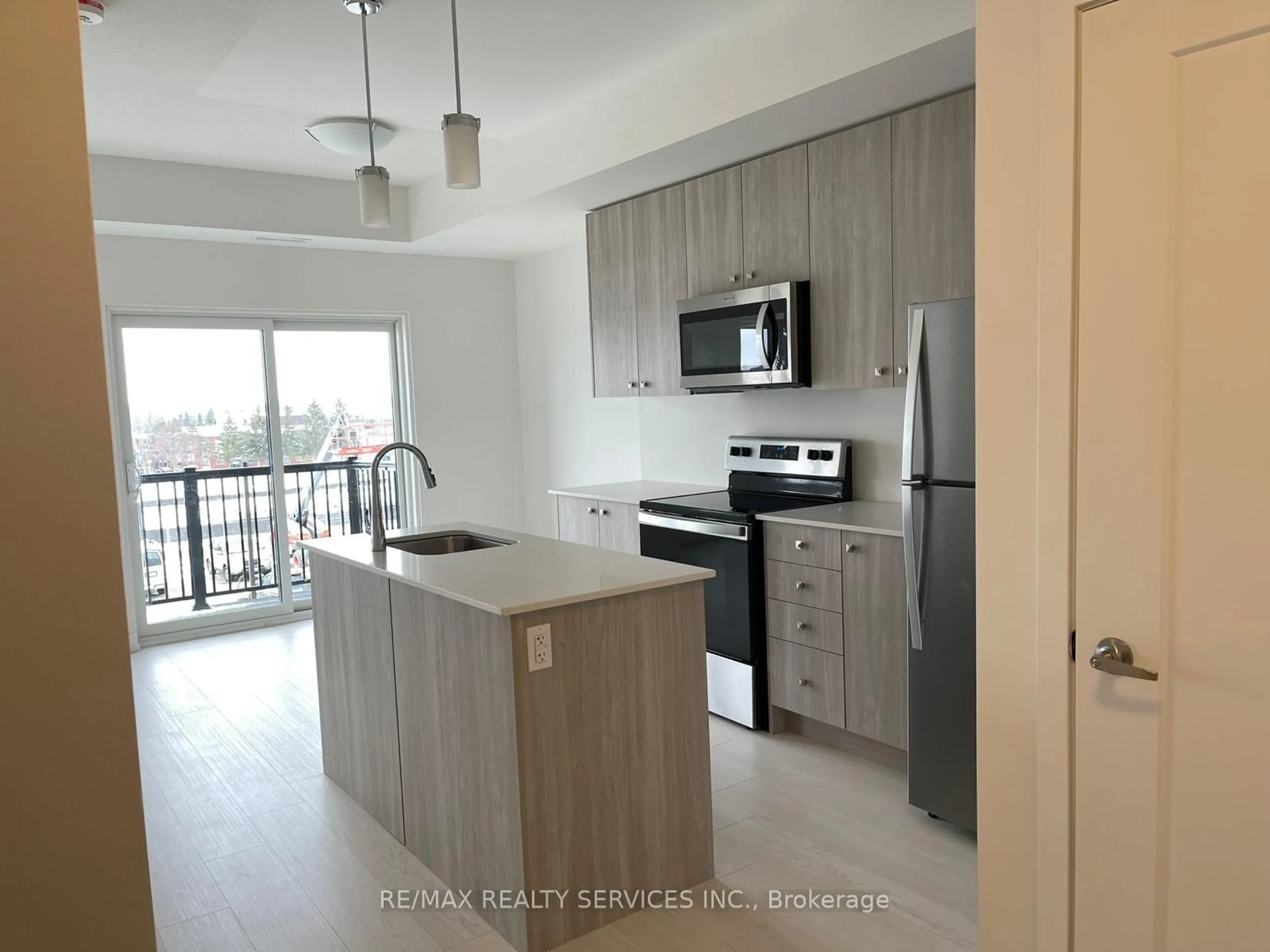 Open concept kitchen, unknown for 10 PALACE St #C11, Kitchener Ontario N2E 0J3