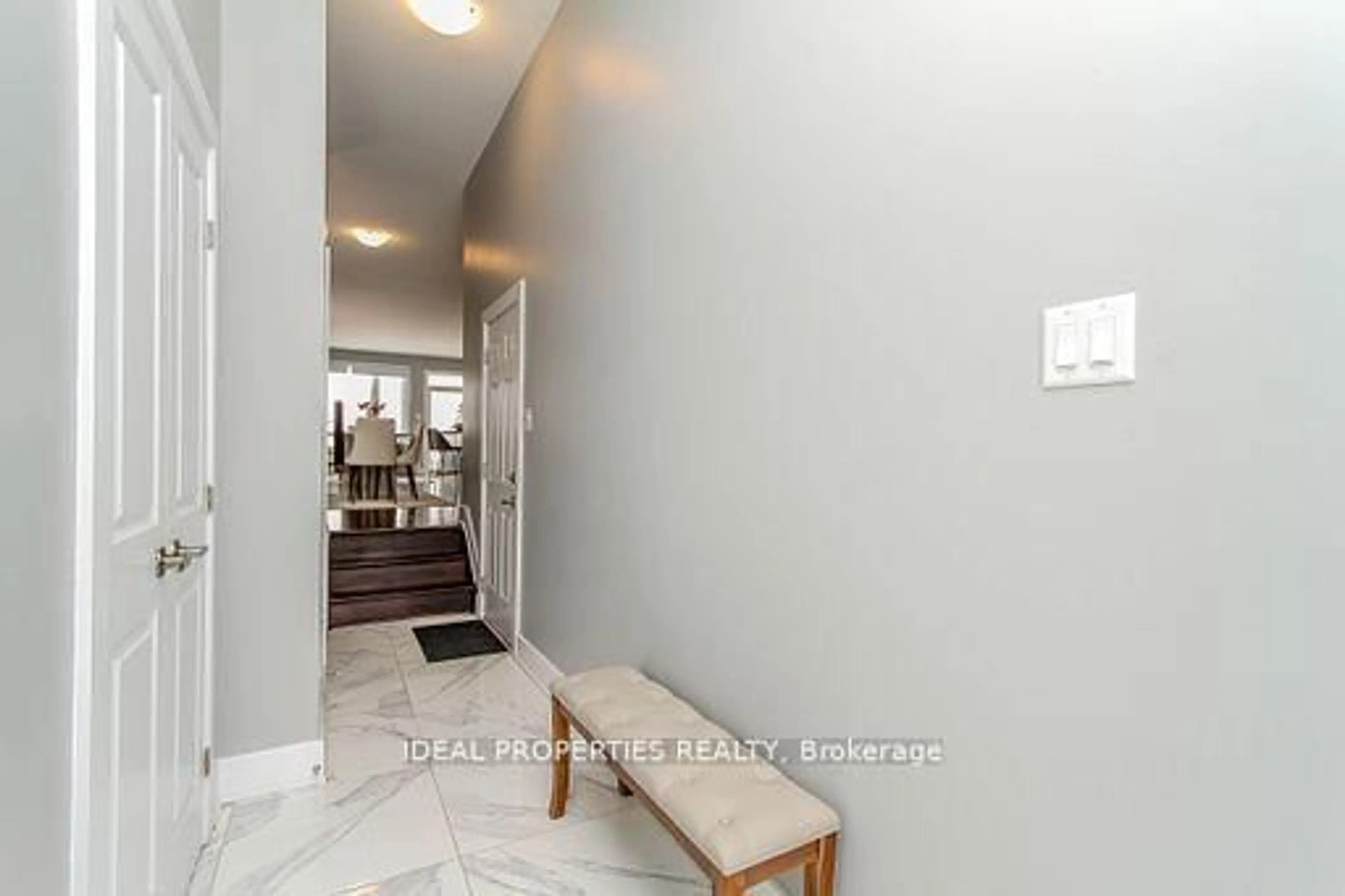Indoor entryway for 75 Antonakos Dr, Carleton Place Ontario K7C 0L1