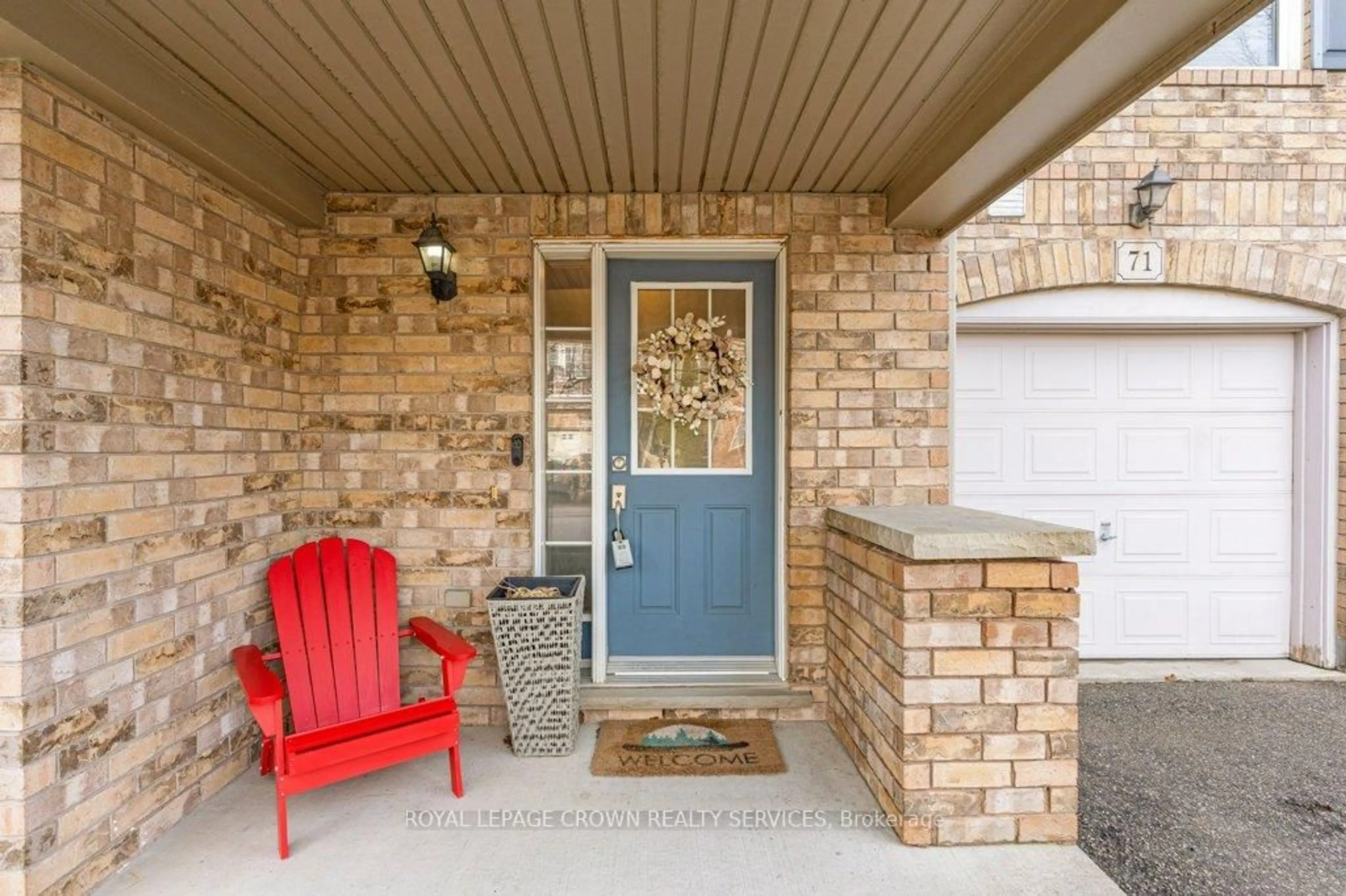 Indoor entryway for 71 Garth Massey Dr #71, Cambridge Ontario N1T 2G8