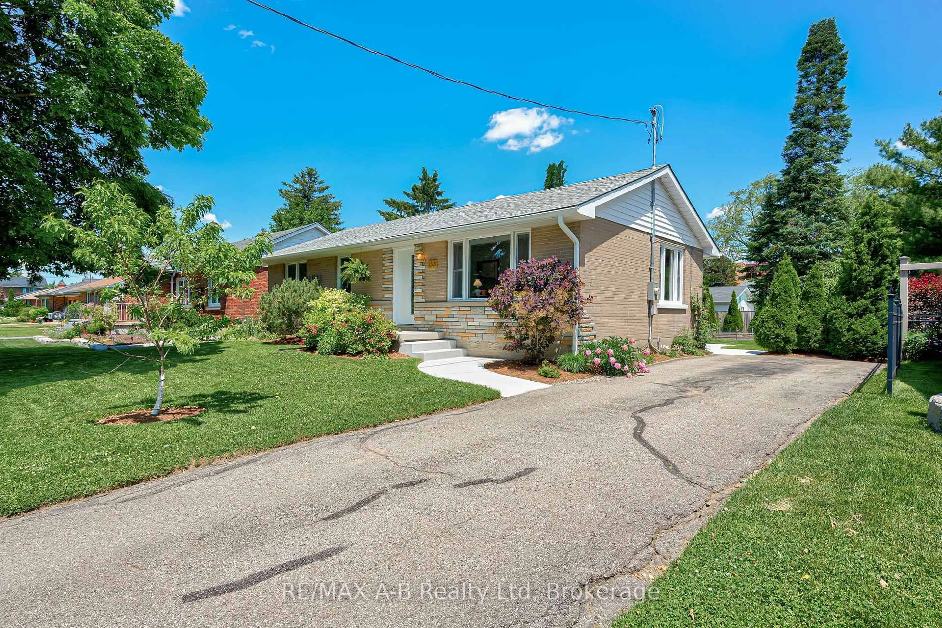 Unknown for 138 Woods St, Stratford Ontario N5A 1M4