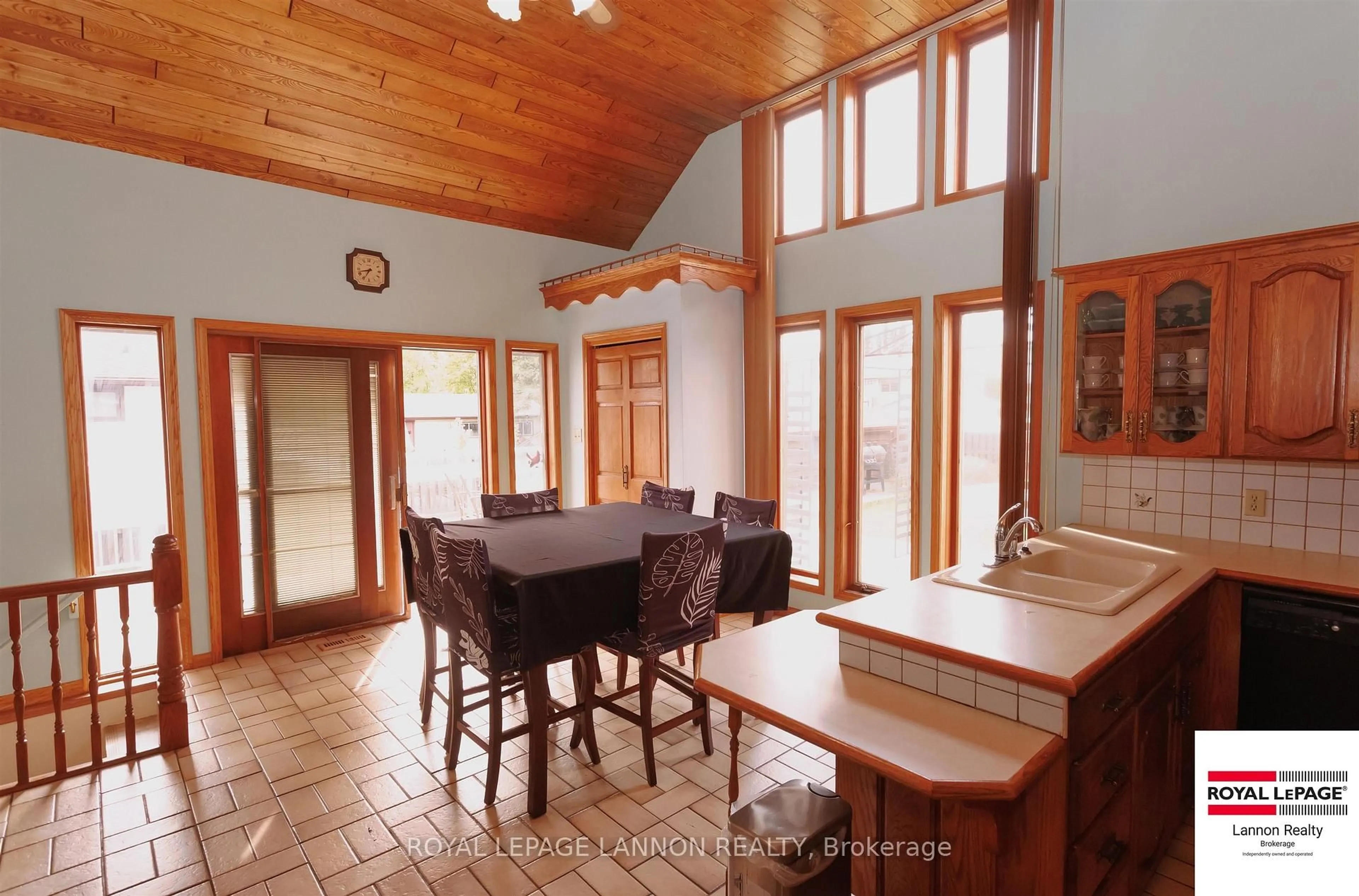Dining room, ceramic/tile floor for 88 Carl Ave, Thunder Bay Ontario P7B 4Z5