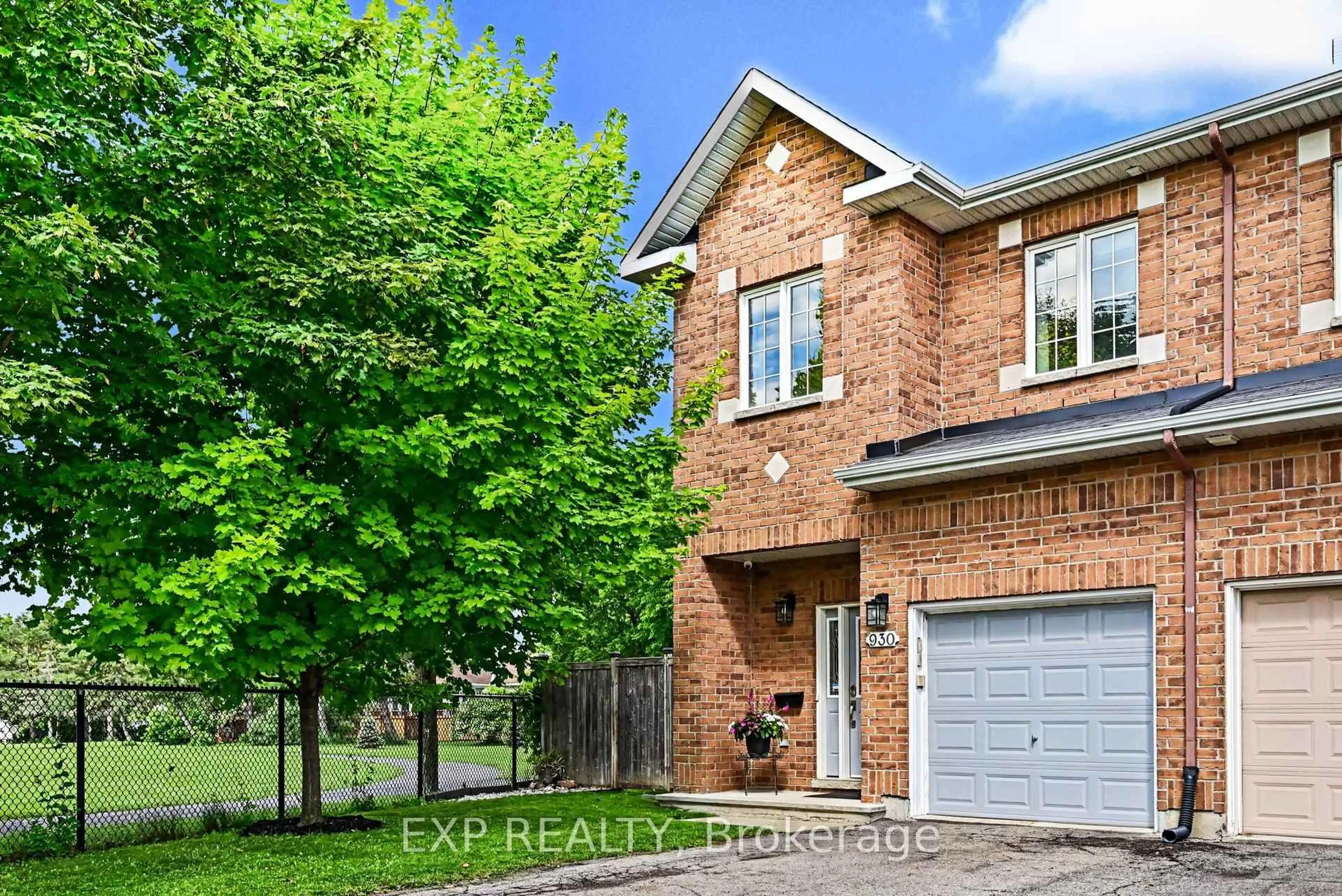 Home with brick exterior material, street for 930 Torovin Private, Ottawa Ontario K1B 0A7