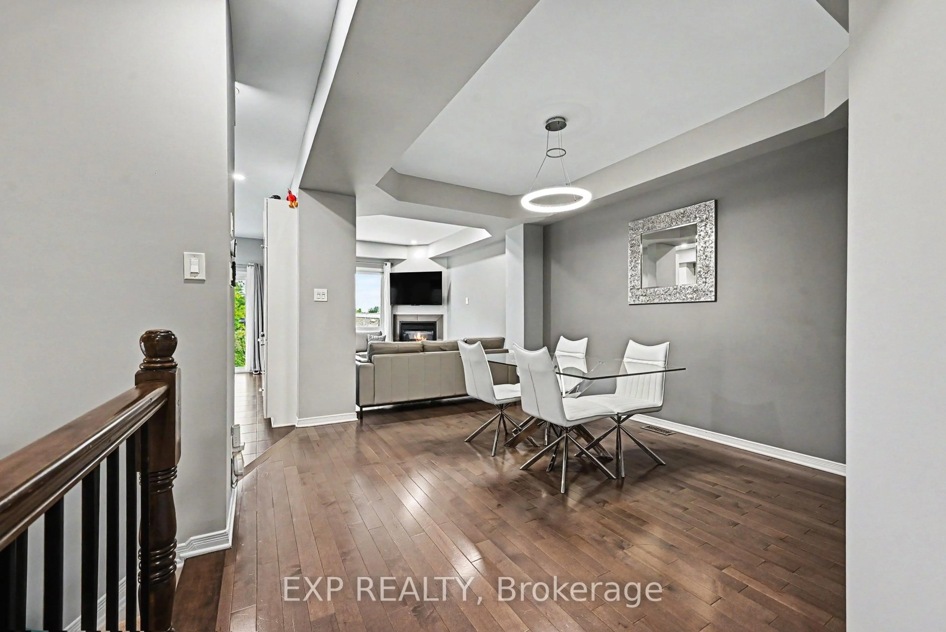 Unknown for 930 Torovin Private, Ottawa Ontario K1B 0A7