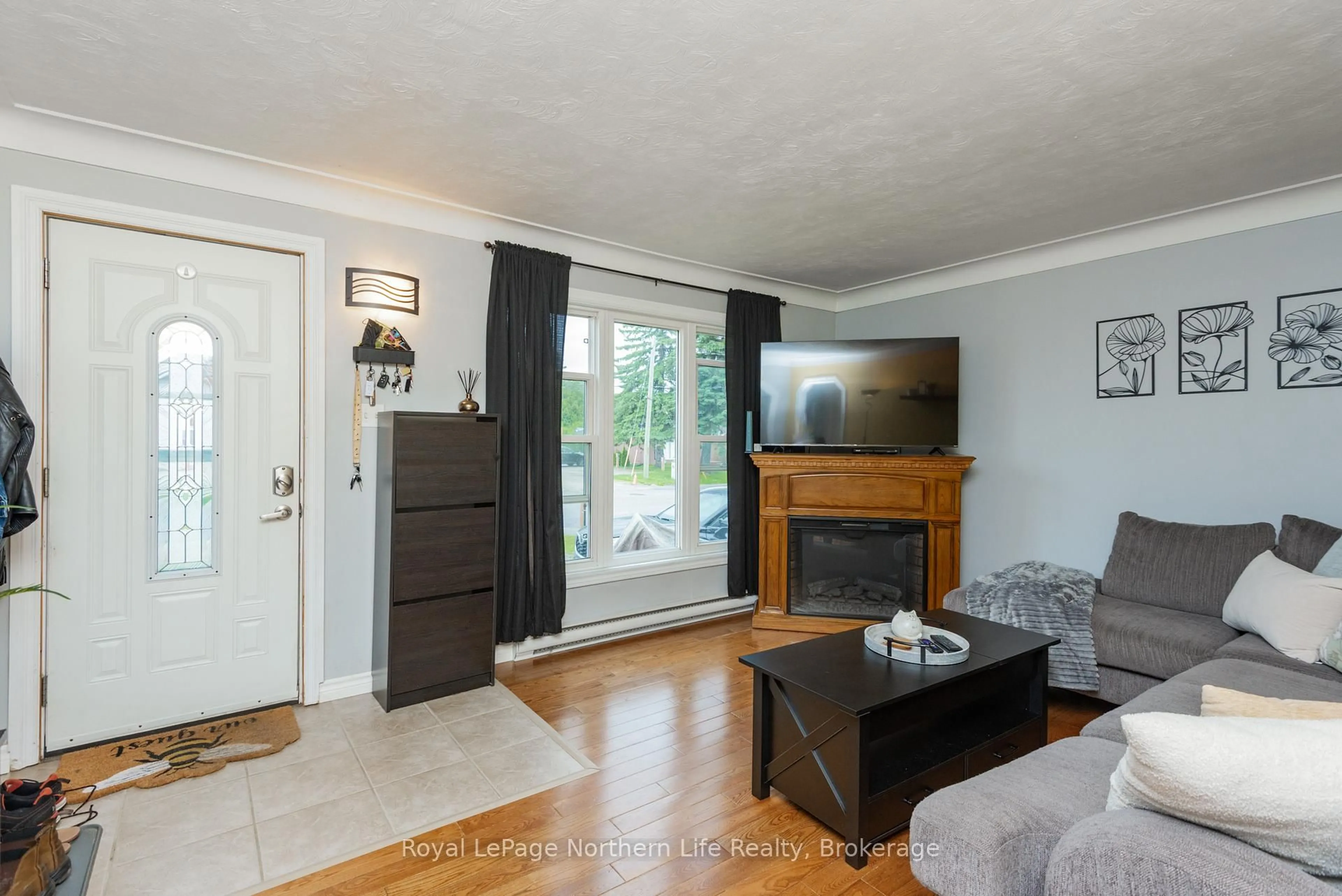 Living room with furniture, unknown for 1764 Mckeown Ave, North Bay Ontario P1B 7N3