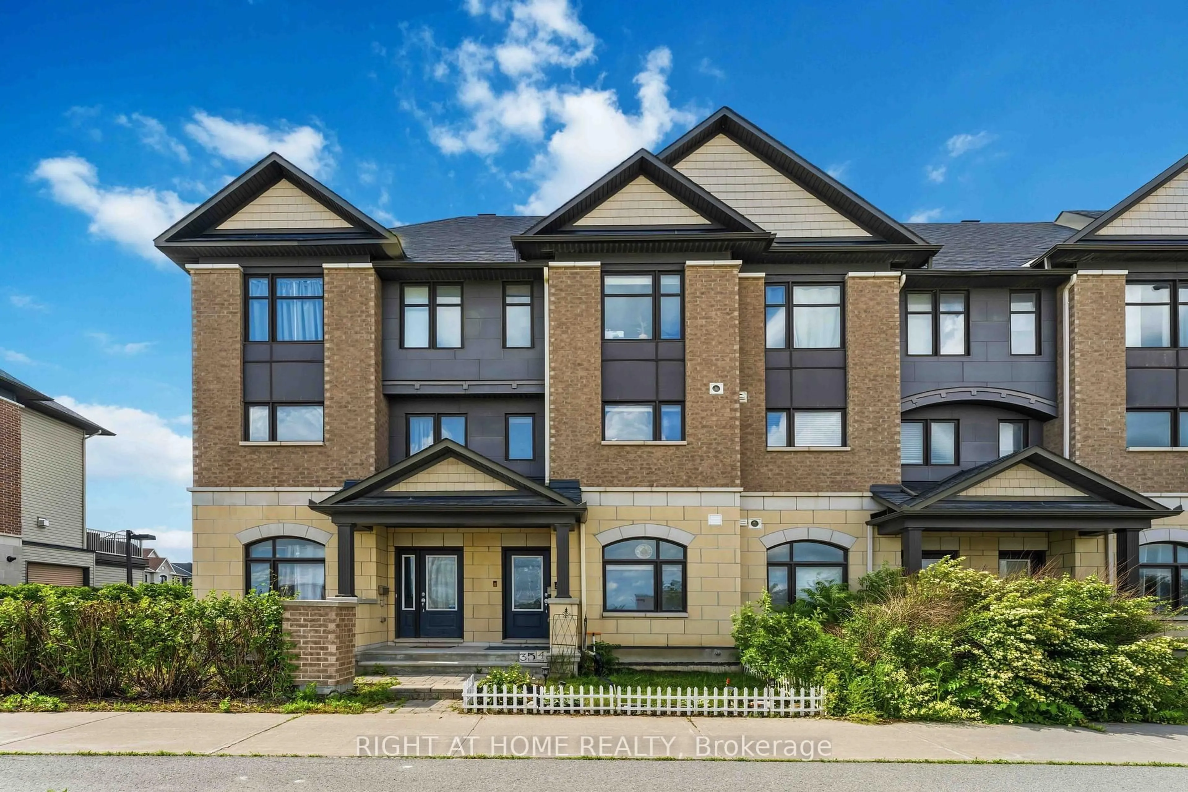 Home with brick exterior material, unknown for 354 Brettonwood Rdge, Ottawa Ontario K2T 0H8