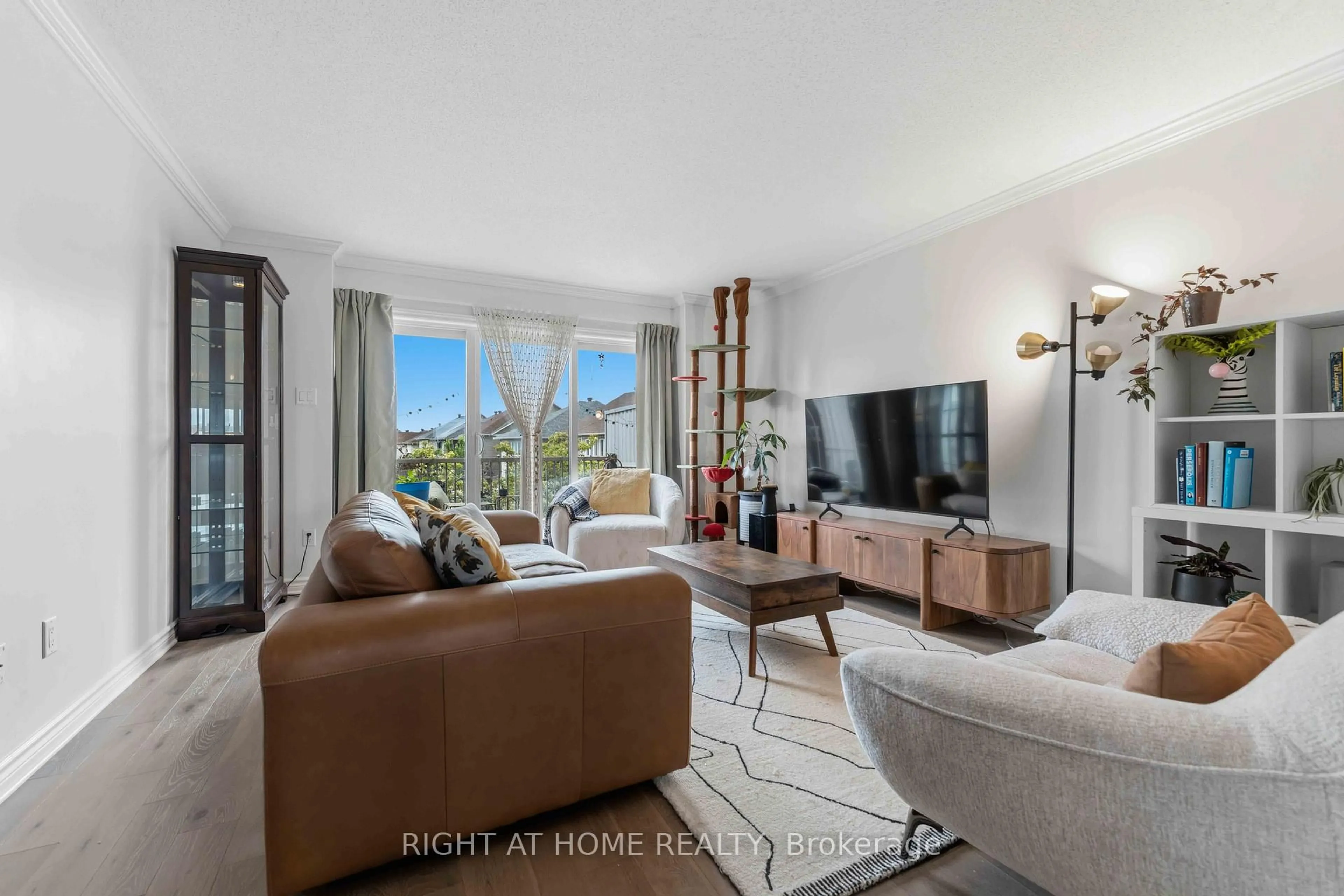 Living room with furniture, unknown for 354 Brettonwood Rdge, Ottawa Ontario K2T 0H8