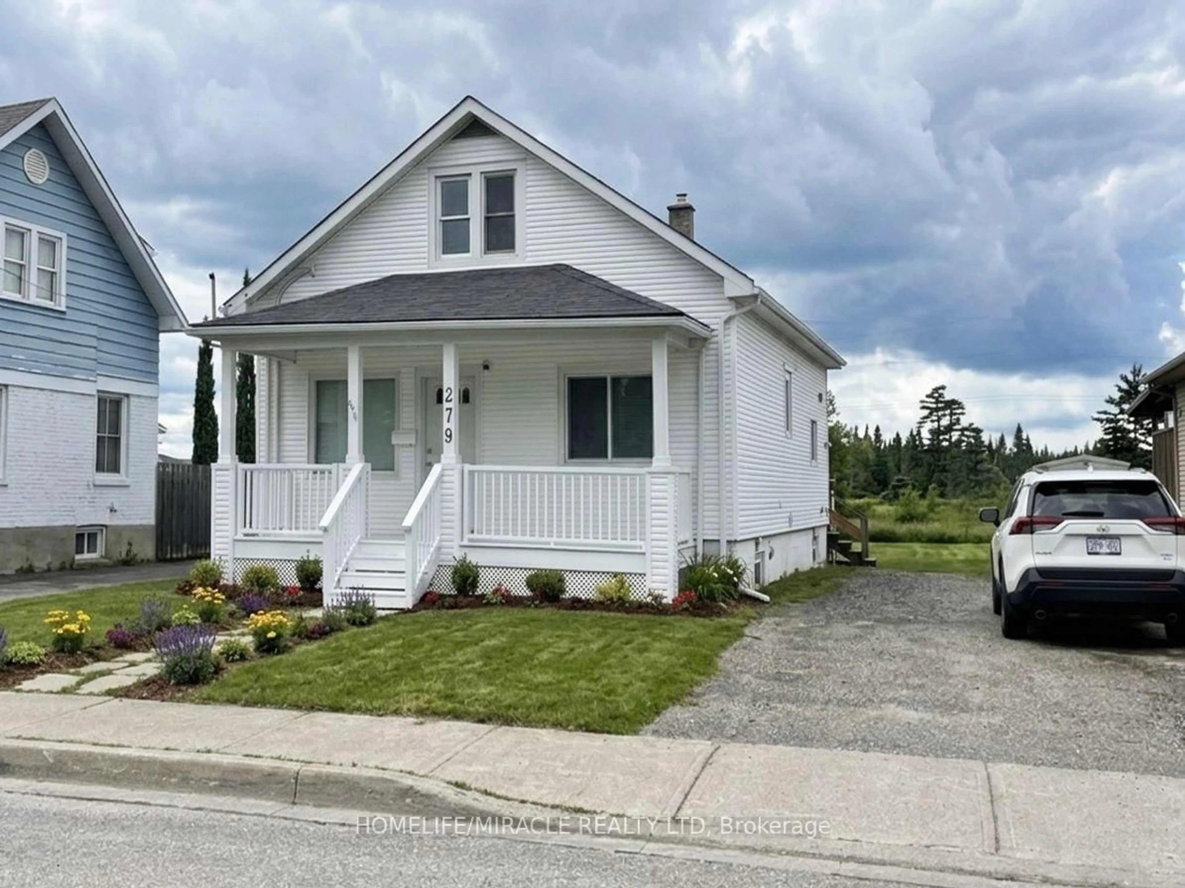 Home with vinyl exterior material, street for 279 Mountain St, Greater Sudbury Ontario P3B 2T8