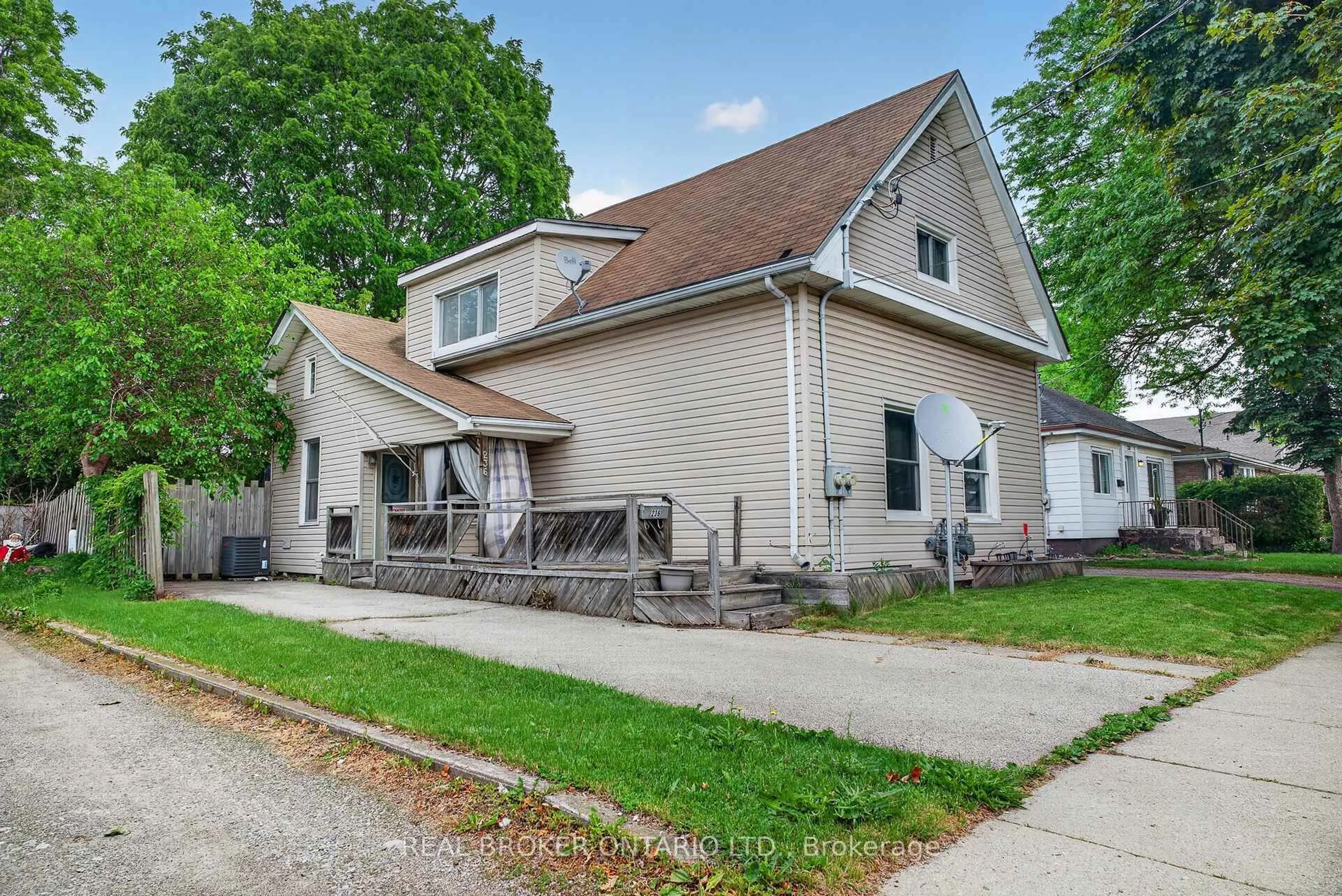 Unknown for 236 Marlborough St, Brantford Ontario N3S 4T3