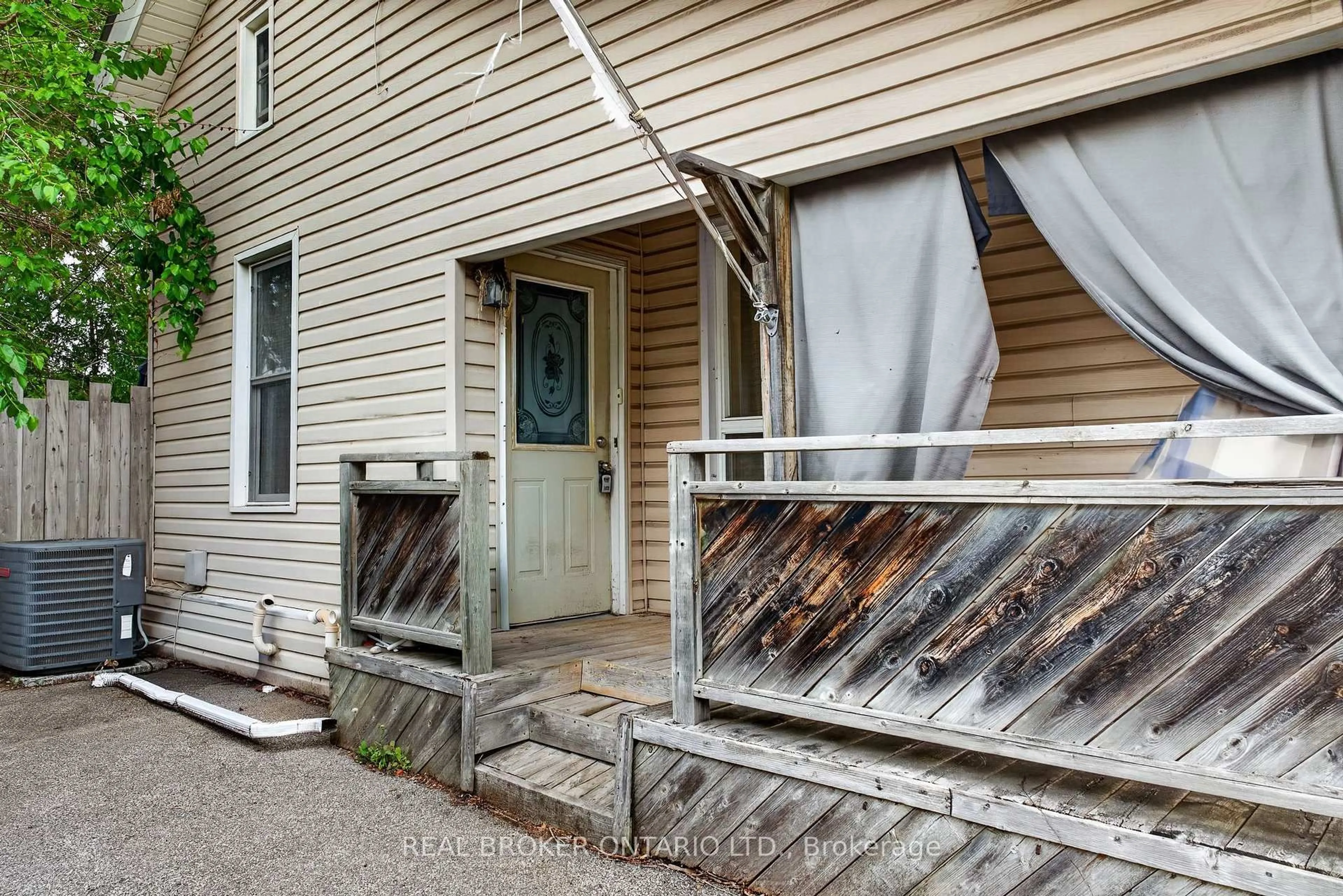 Unknown for 236 Marlborough St, Brantford Ontario N3S 4T3