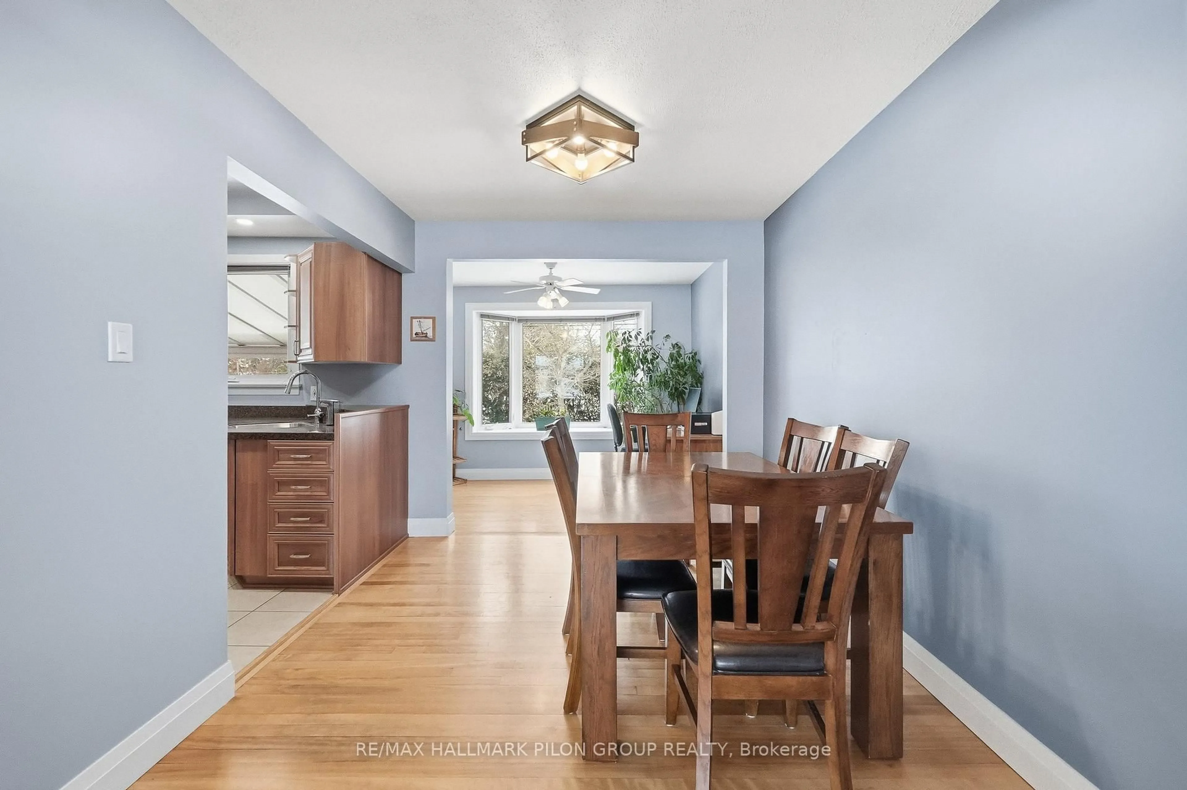 Dining room, unknown for 962 Weston Dr, Ottawa Ontario K1G 1X2