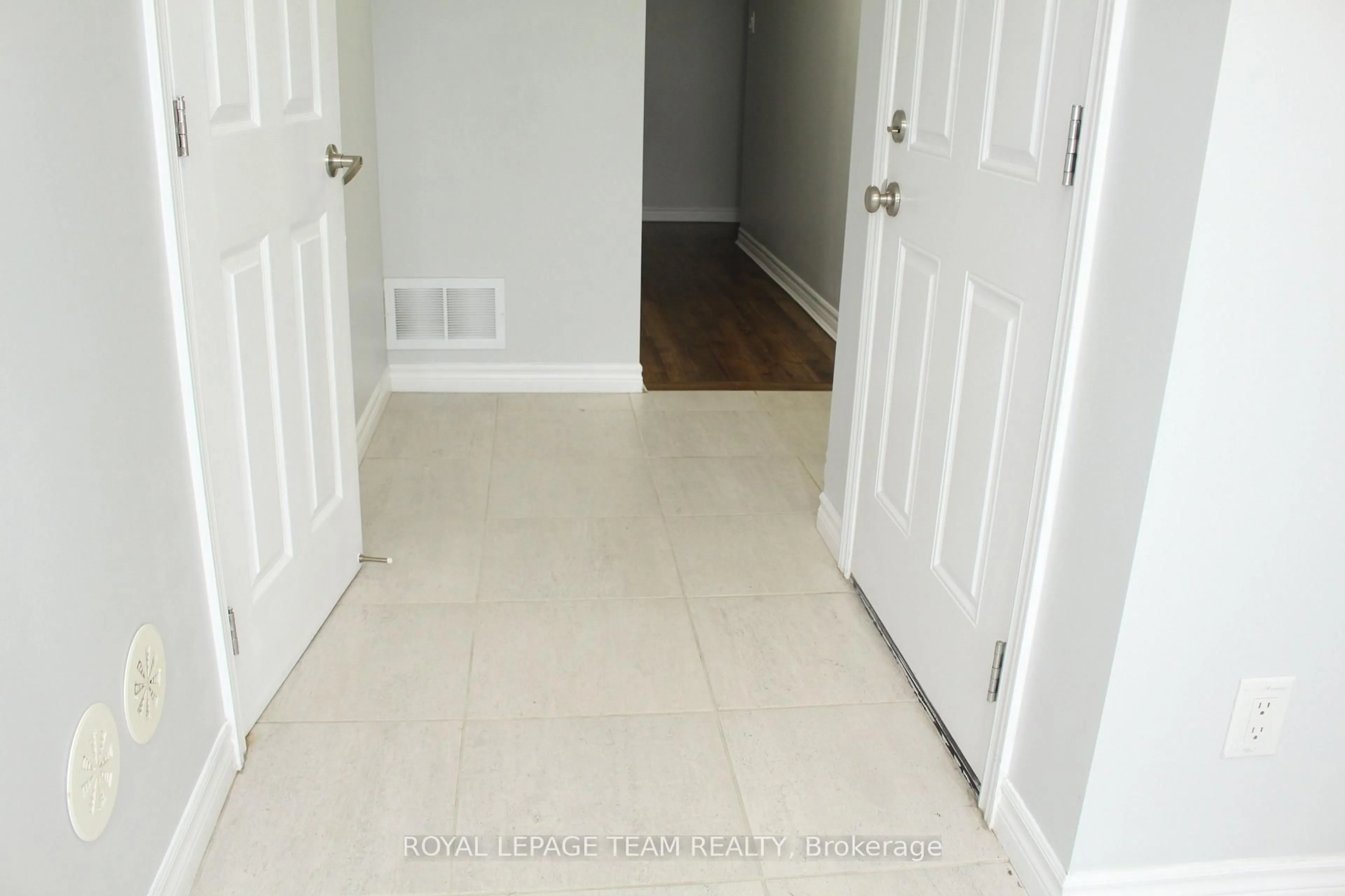 Unknown for 374 Sweet Grass Circ, Ottawa Ontario K2J 5W9