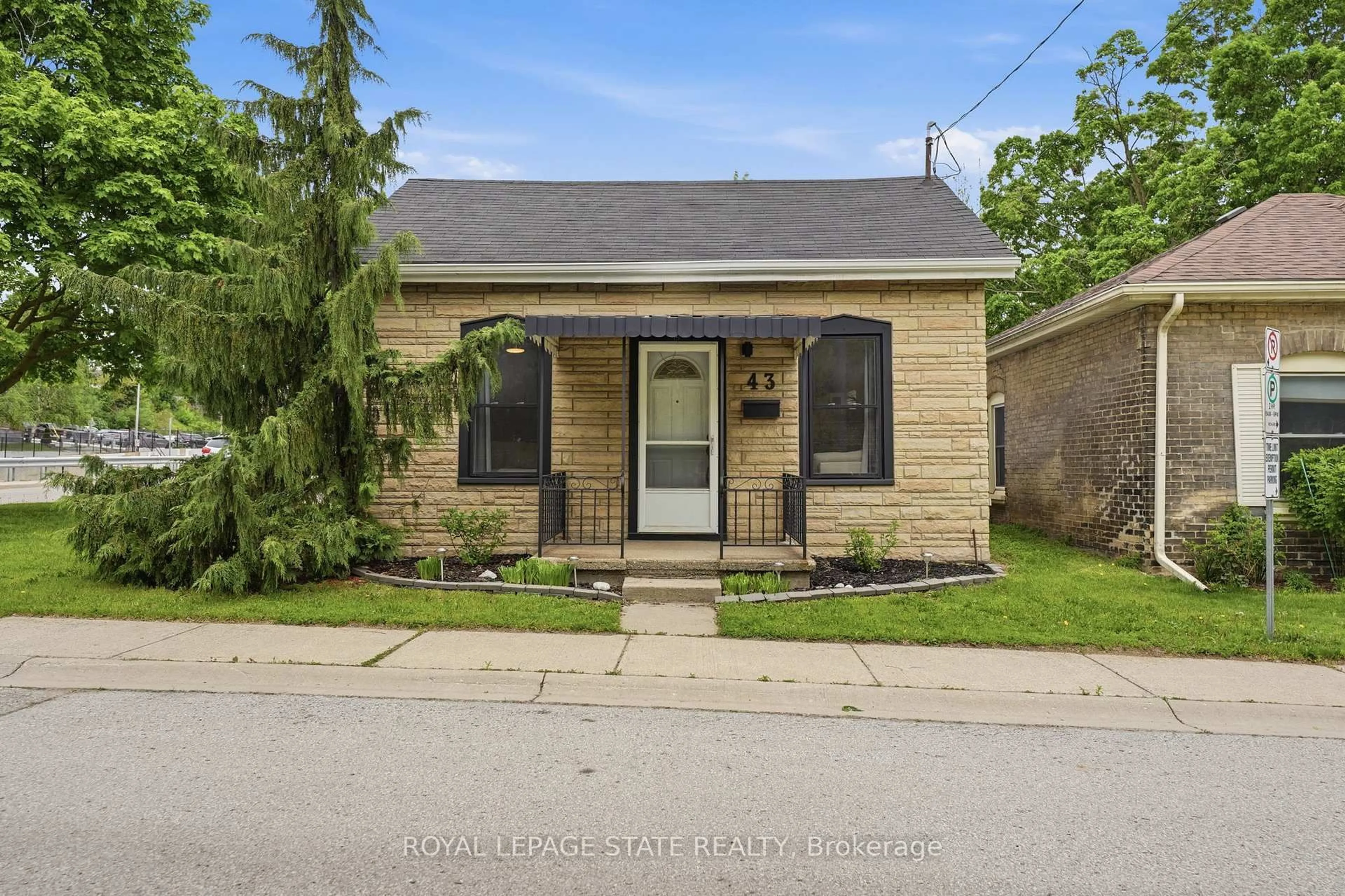Home with brick exterior material, street for 43 Alonzo St, Brantford Ontario N3R 1A1