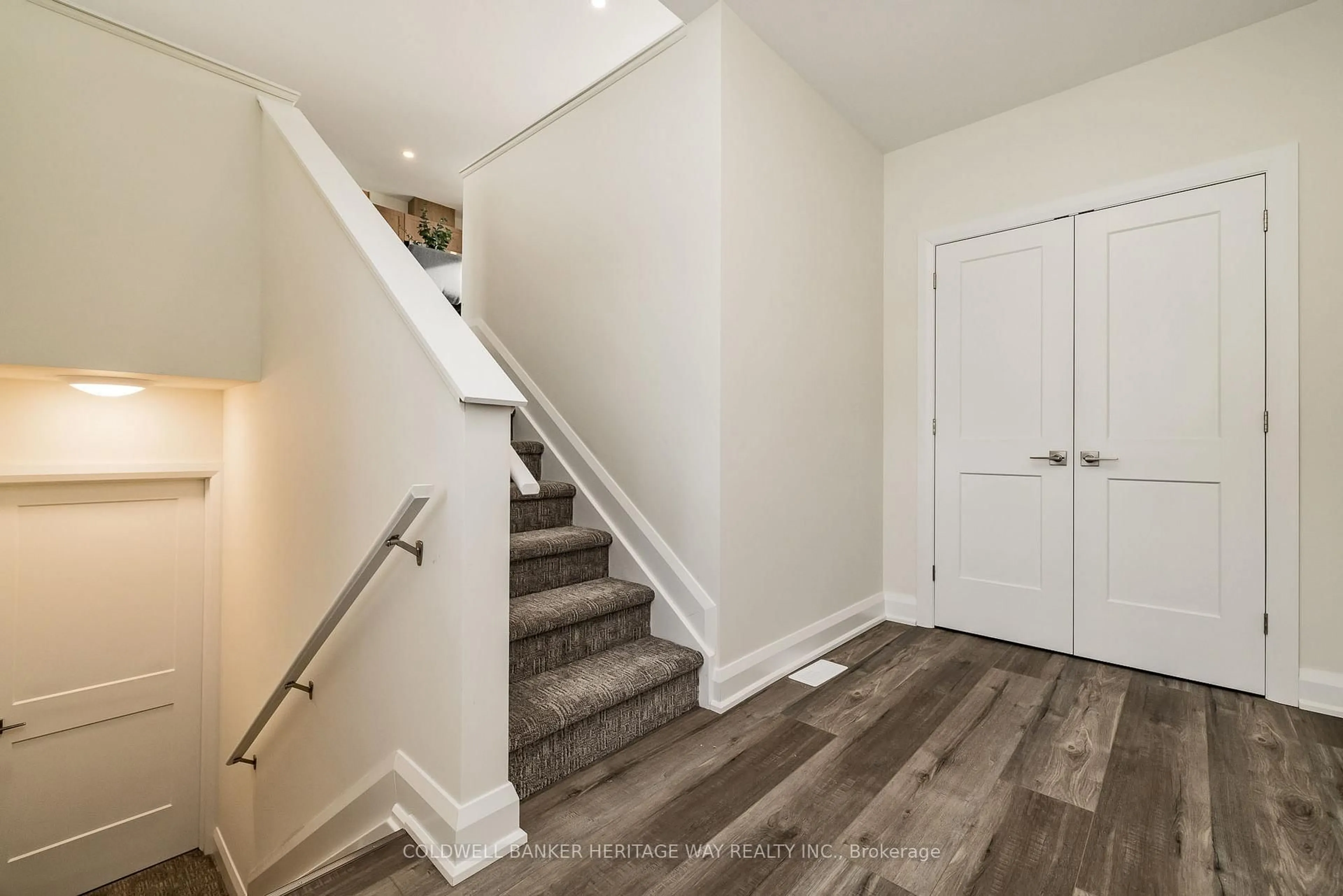 Indoor entryway for 1759 Drummond Con 7 Rd, Perth Ontario K7H 0L8