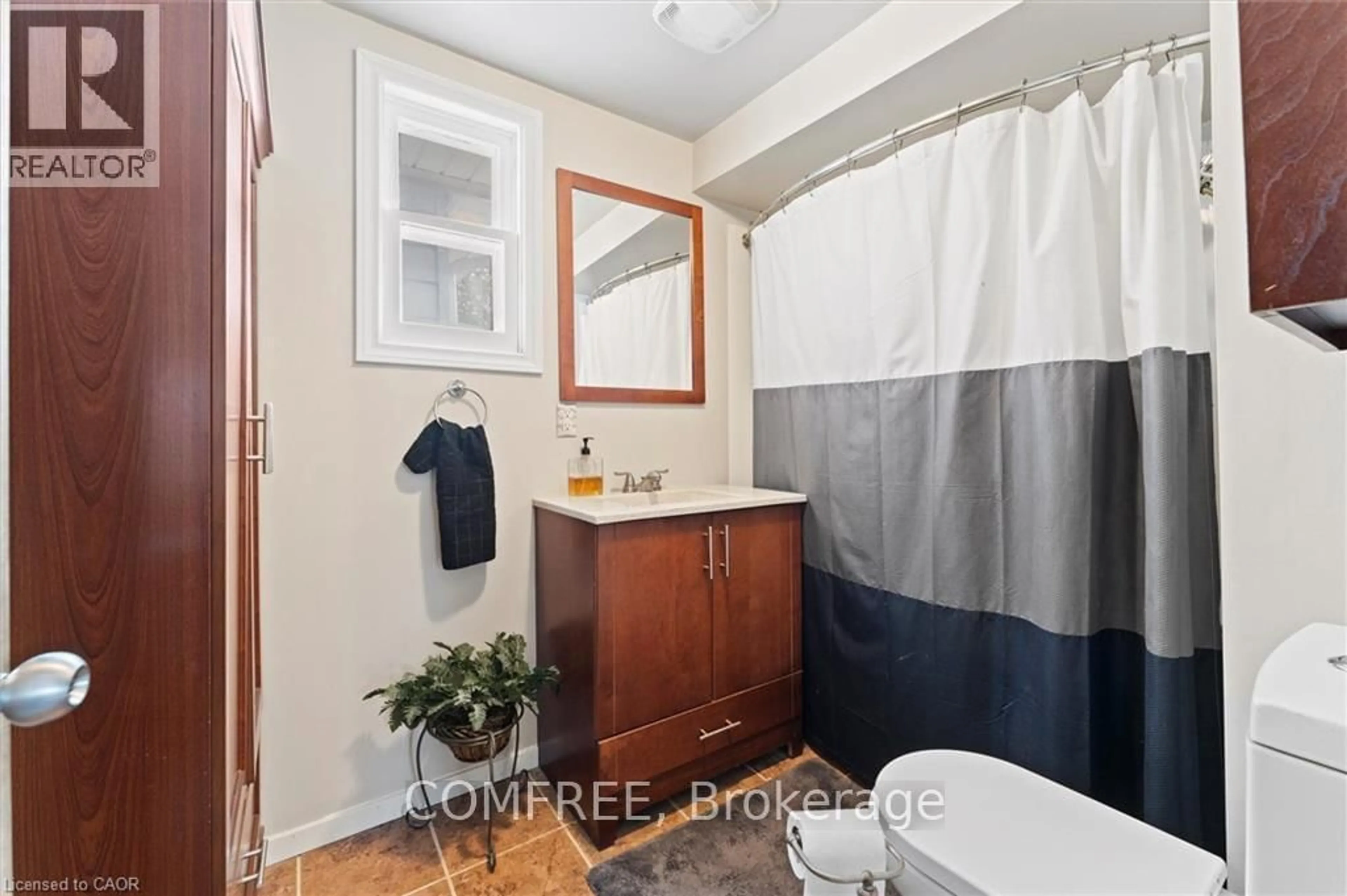 Standard bathroom, unknown for 1743 St Luke Rd, Out of Area Ontario N8Y 3N7
