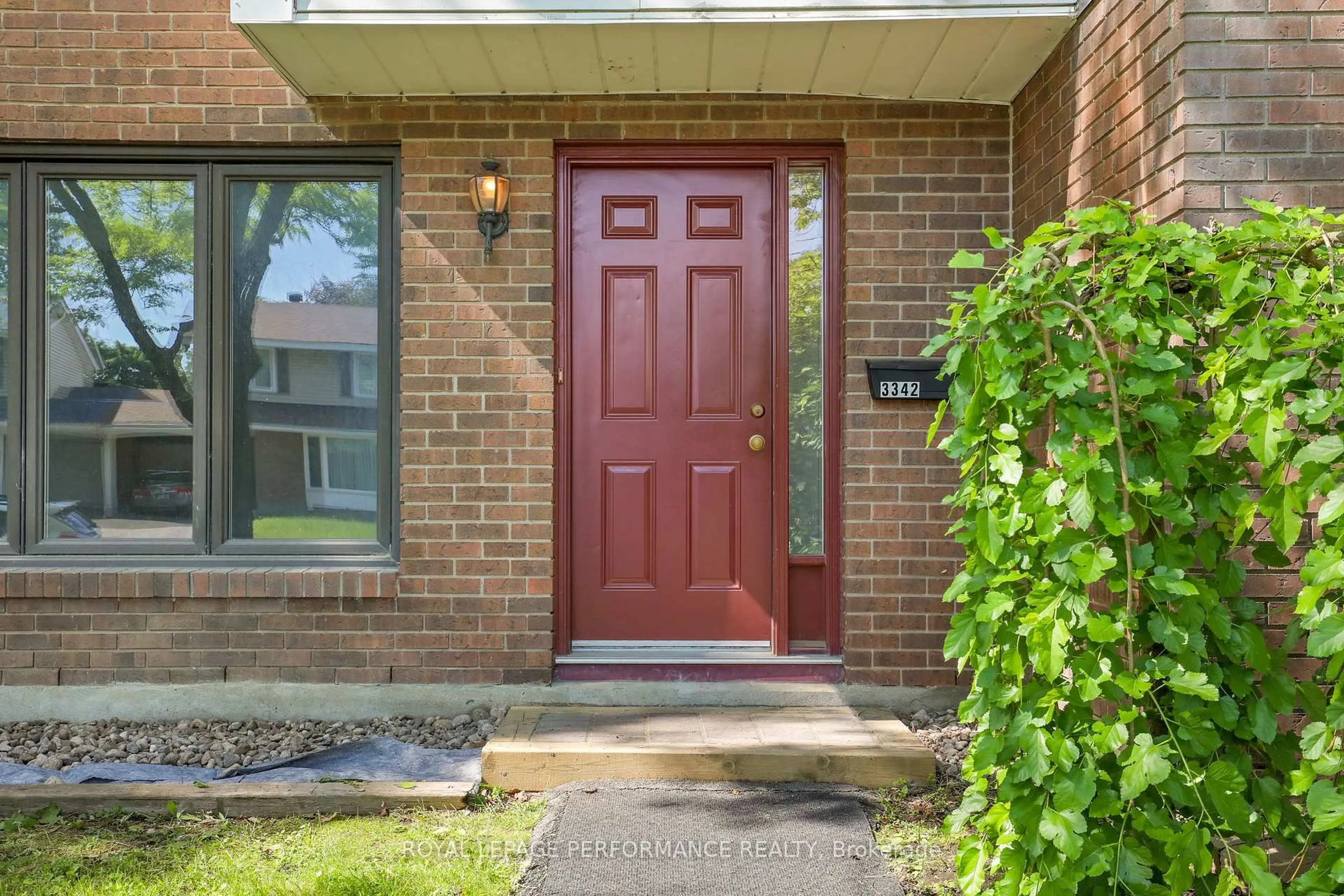 Unknown for 3342 Southgate Rd #10, Ottawa Ontario K1V 9P8