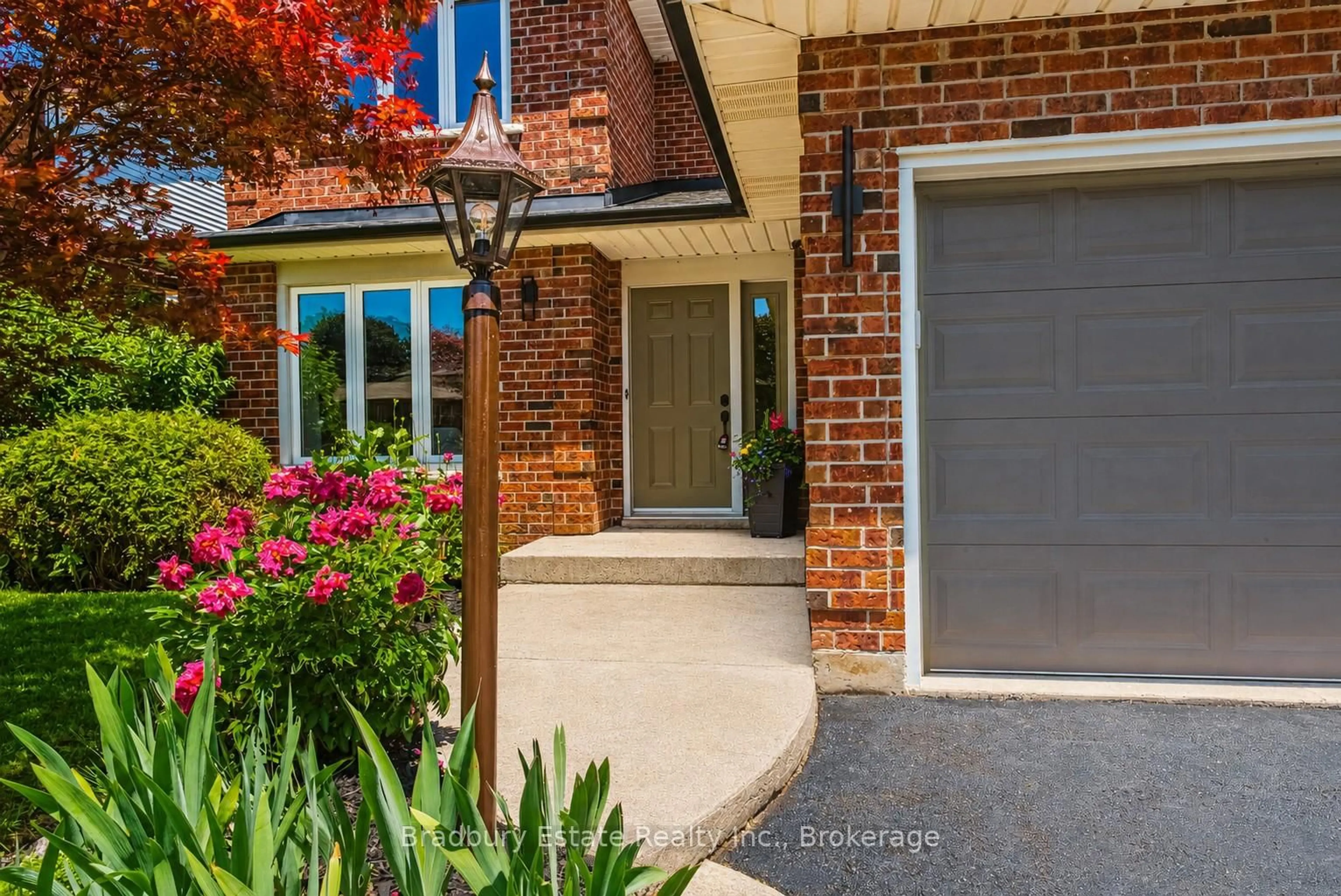 Home with brick exterior material, street for 100 Chudleigh St, Hamilton Ontario L0K 2H6