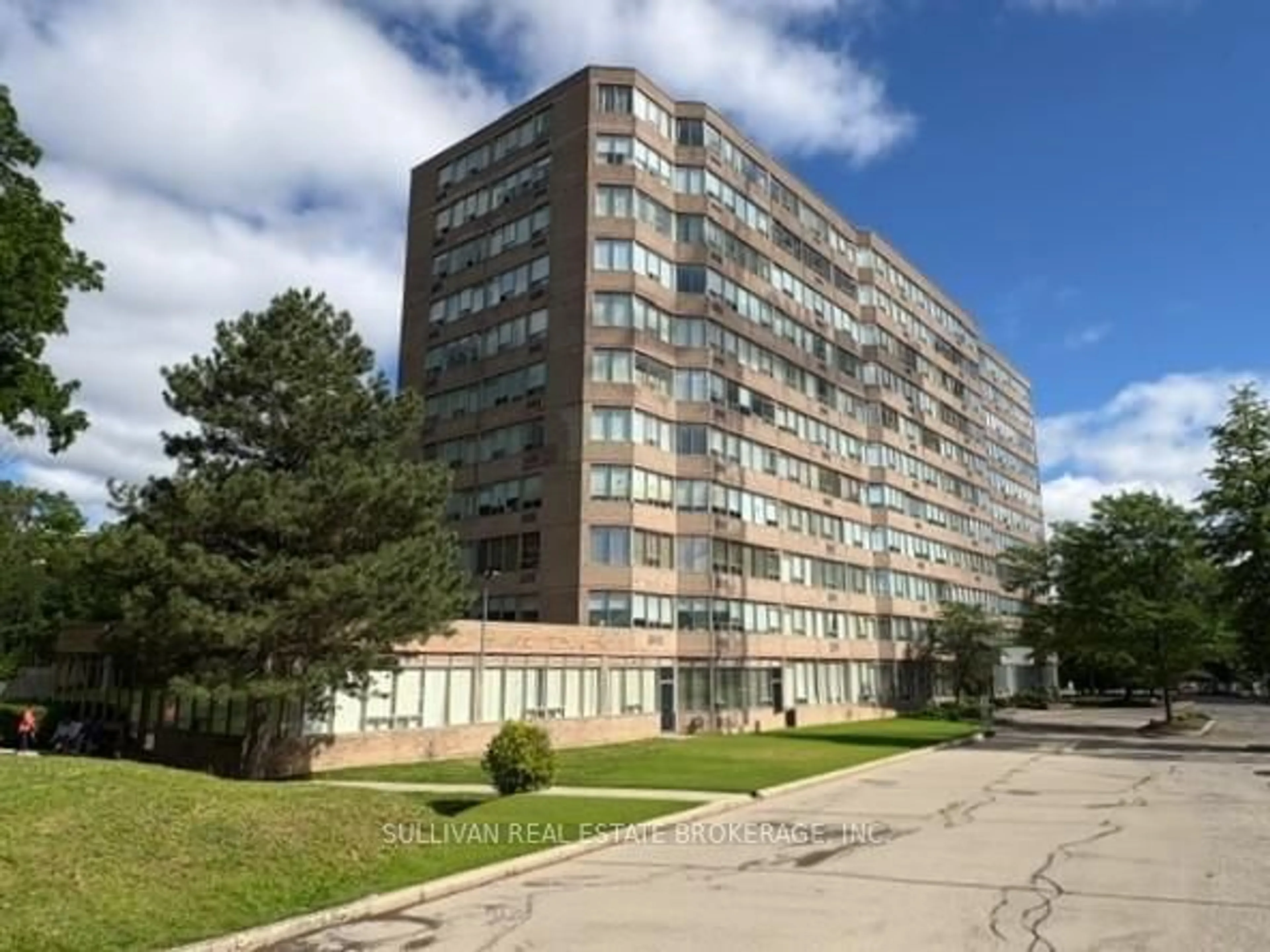 Unknown for 3227 King St #702, Kitchener Ontario N2A 3Z9