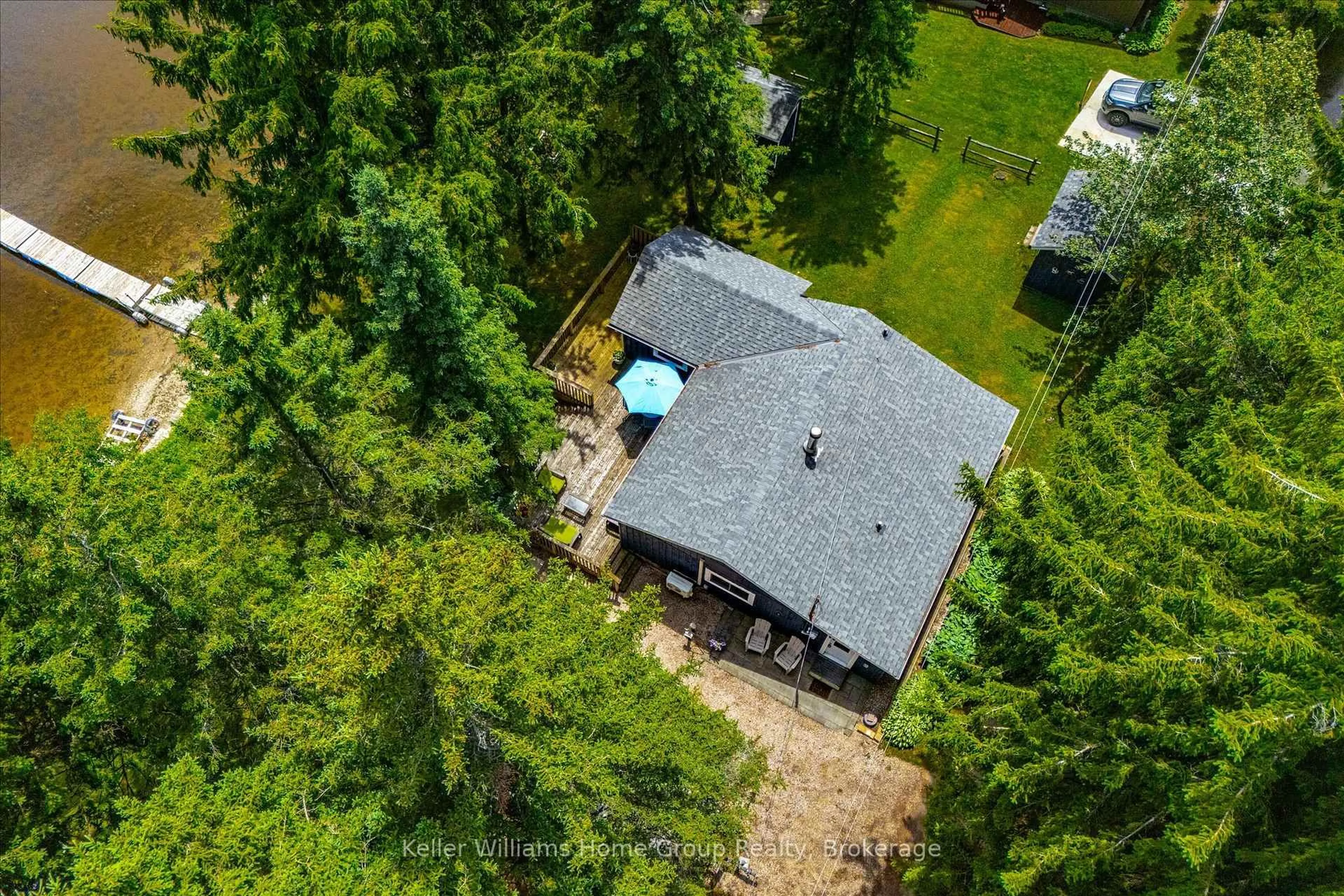 A pic from outside/outdoor area/front of a property/back of a property/a pic from drone, unknown for 115 First St, Centre Wellington Ontario N0B 1J0