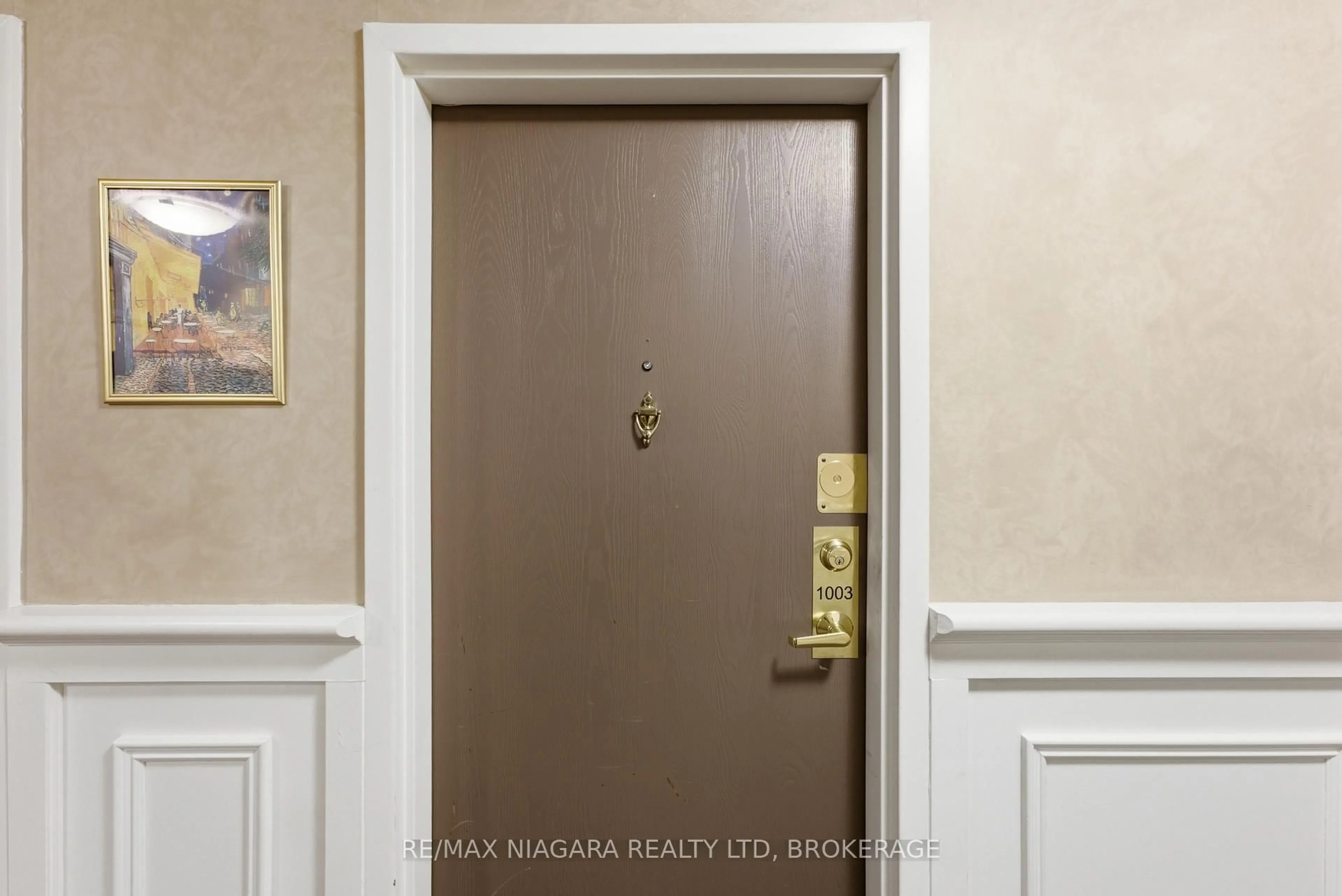 Indoor entryway for 141 Church St #1003, St. Catharines Ontario L2R 7L7