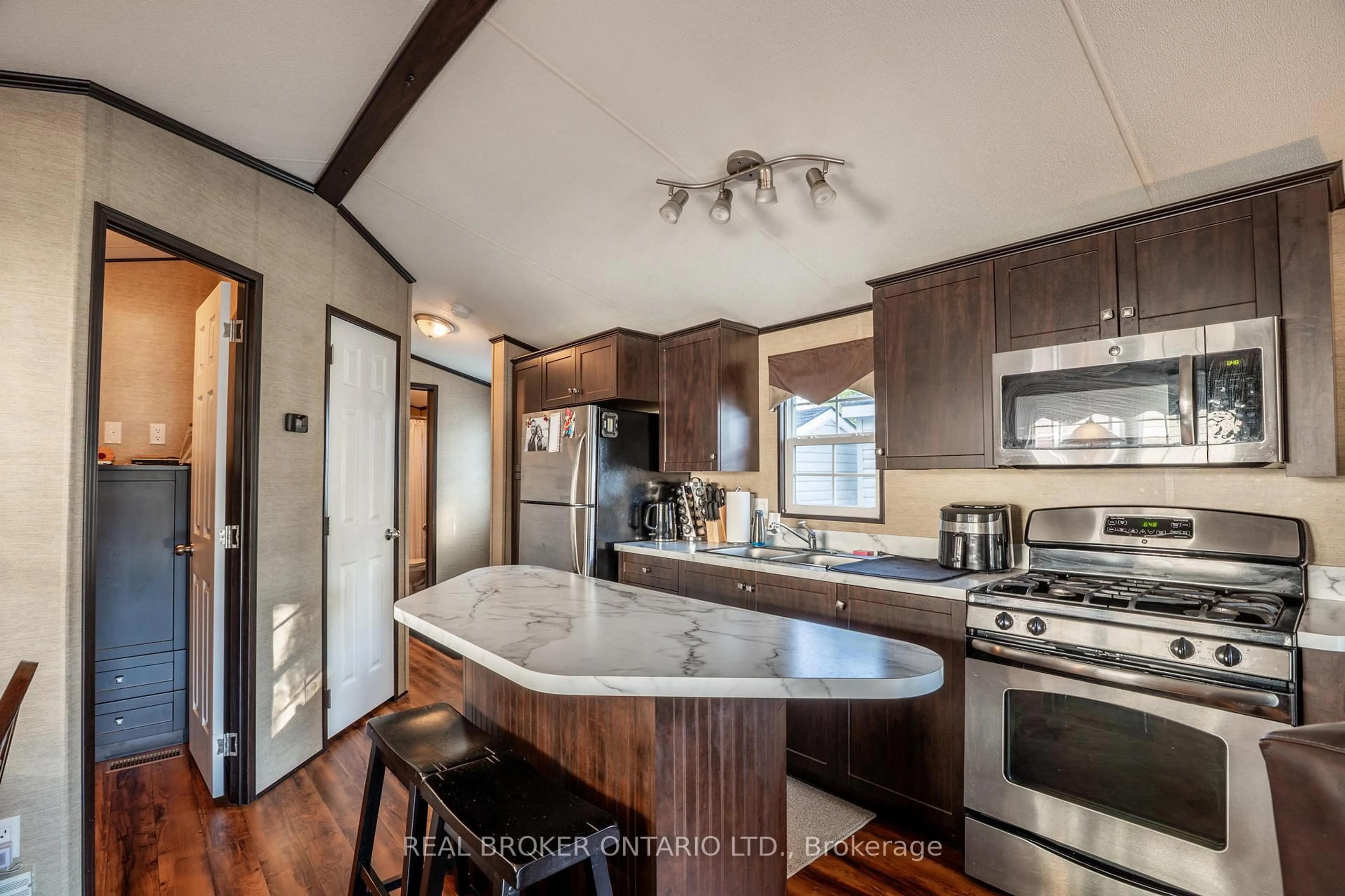 Open concept kitchen, unknown for 1082 Shamrock Marina Rd #16, Gravenhurst Ontario P0E 1N0