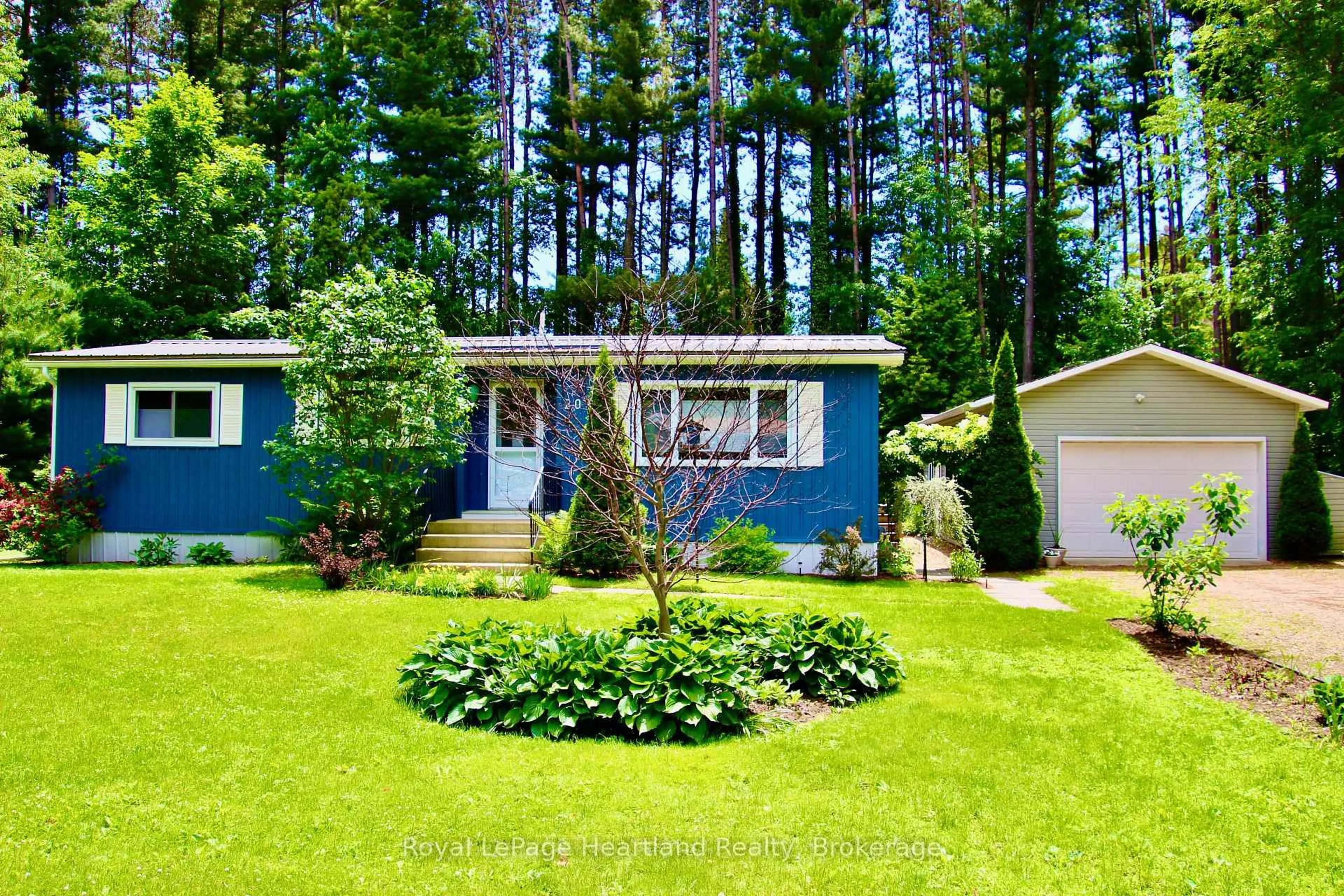 Shed for 206 Chestnut Dr, Central Huron Ontario N0M 1G0