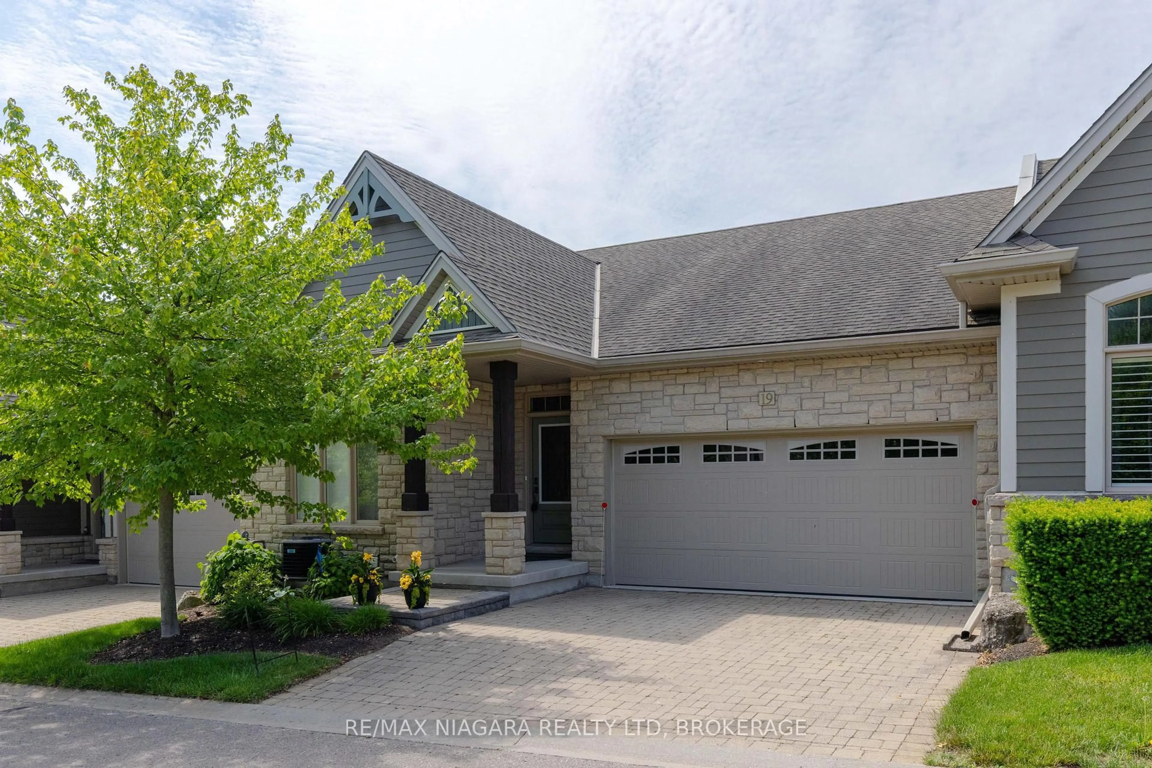 Home with brick exterior material, street for 19 Crimson Dr, Niagara-on-the-Lake Ontario L0S 1J1