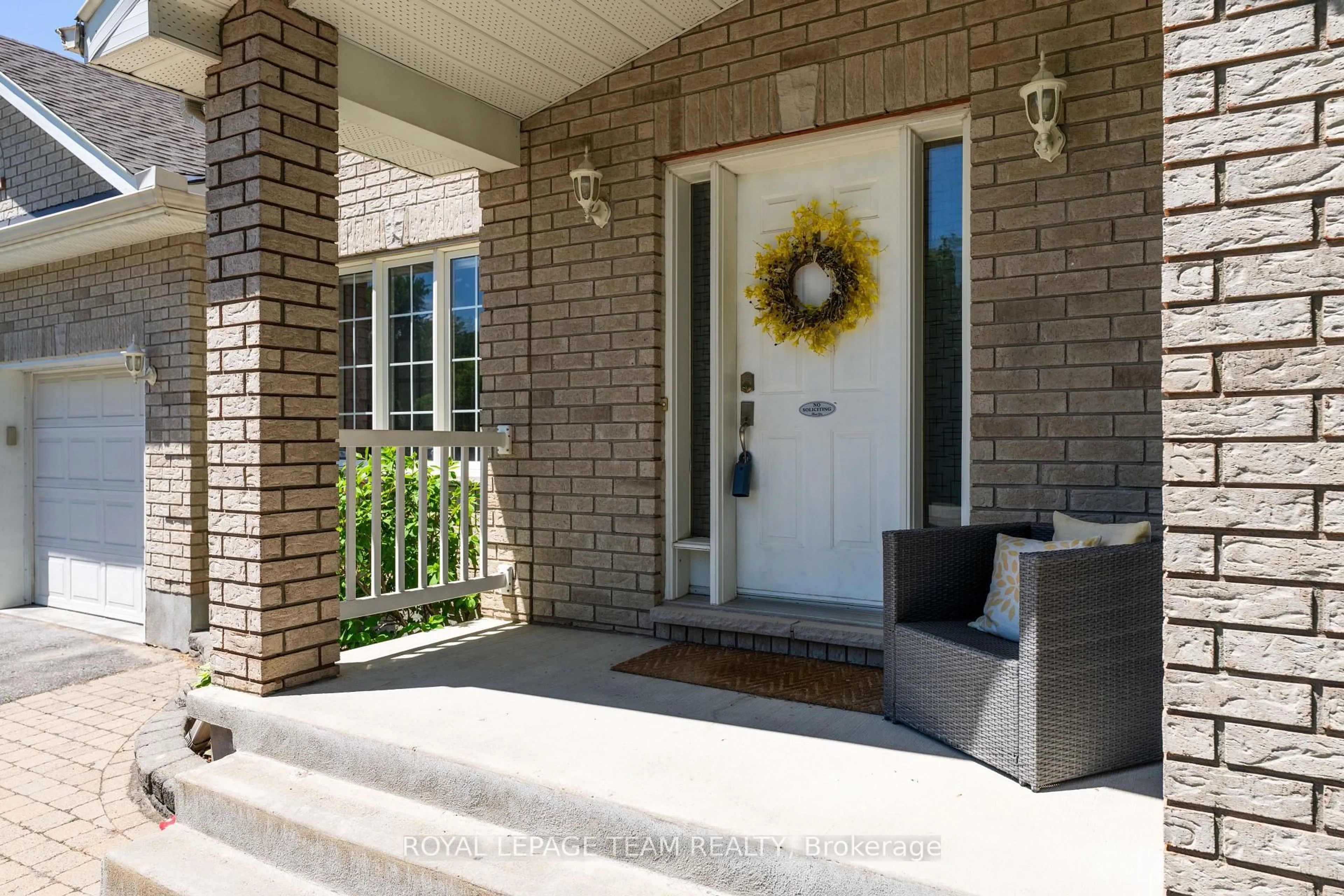 Unknown for 7067 Donwel Dr, Greely Ontario K4P 1M7