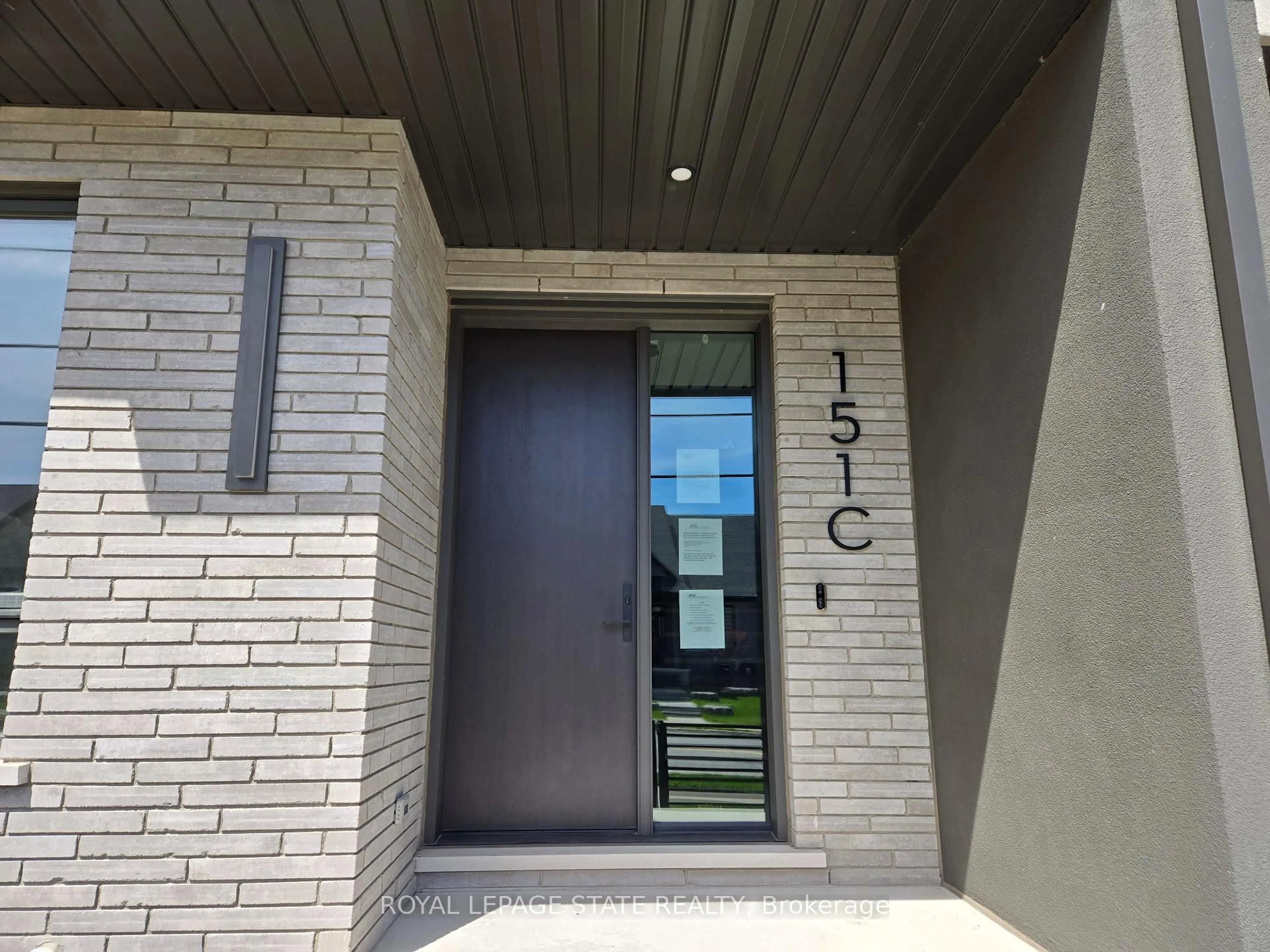 Indoor entryway for 151C Port Robinson Rd, Pelham Ontario L0S 1E6