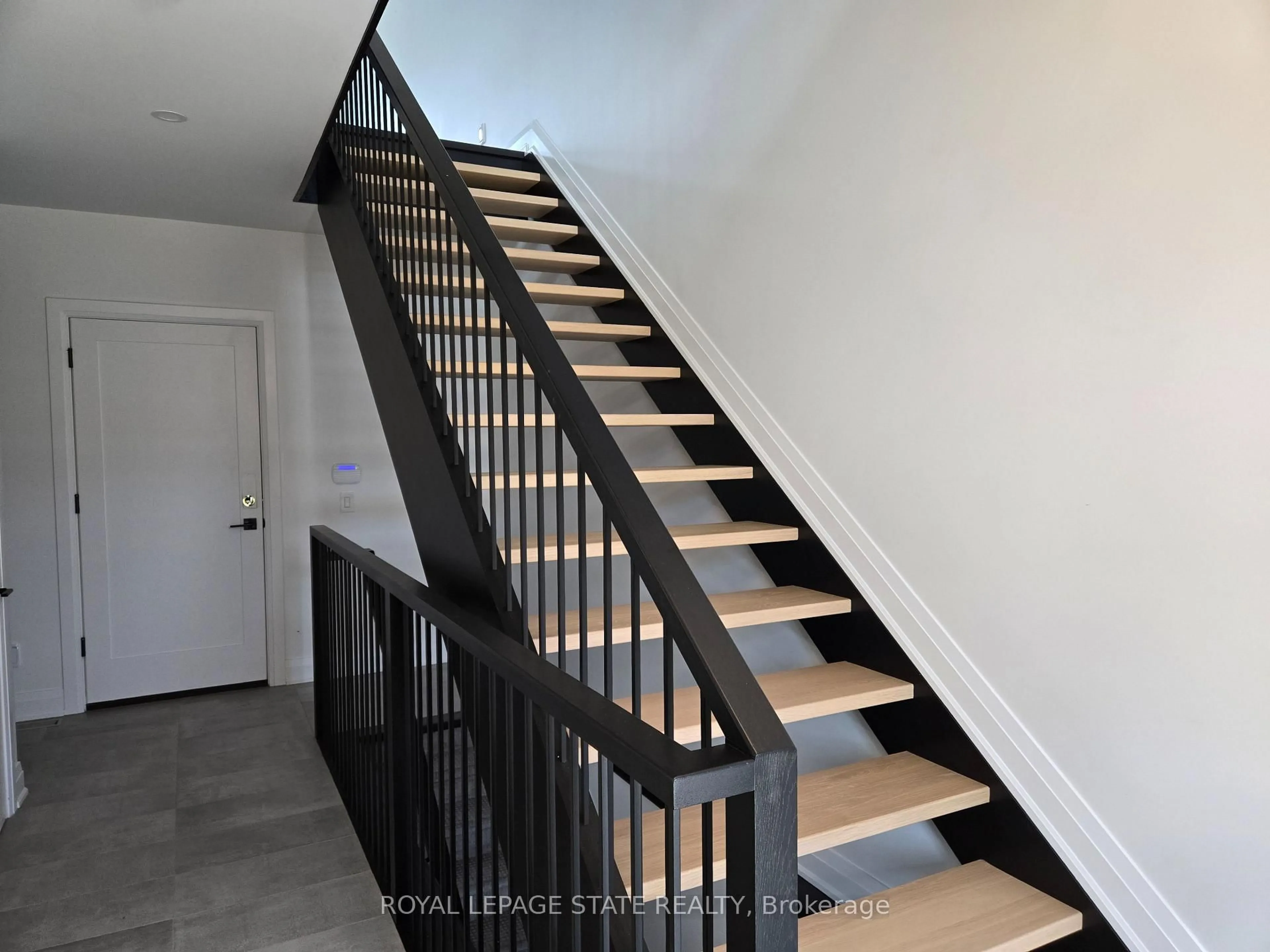 Stairs for 151C Port Robinson Rd, Pelham Ontario L0S 1E6