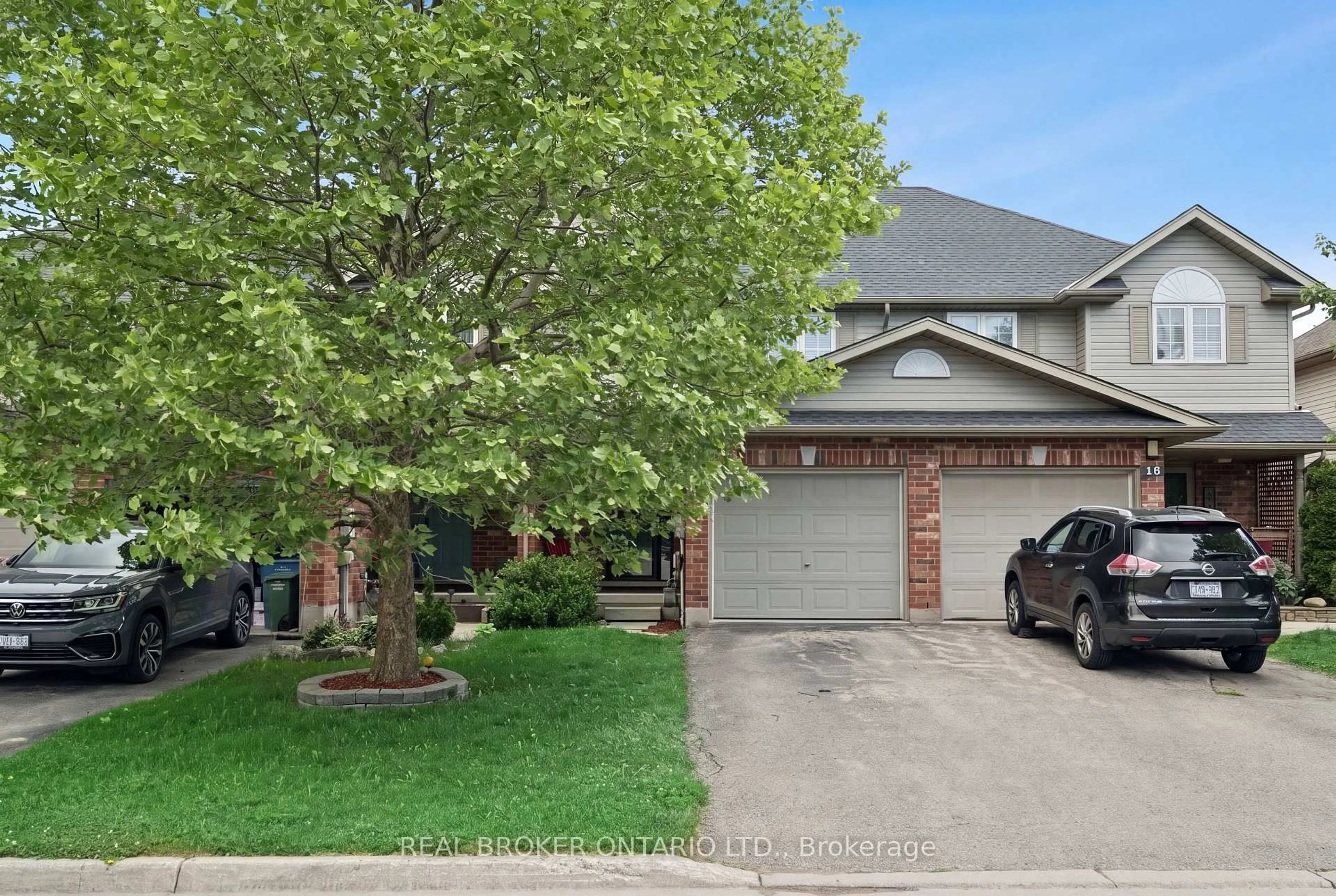A pic from outside/outdoor area/front of a property/back of a property/a pic from drone, street for 17 Ralston Dr, Guelph Ontario N1E 0C3