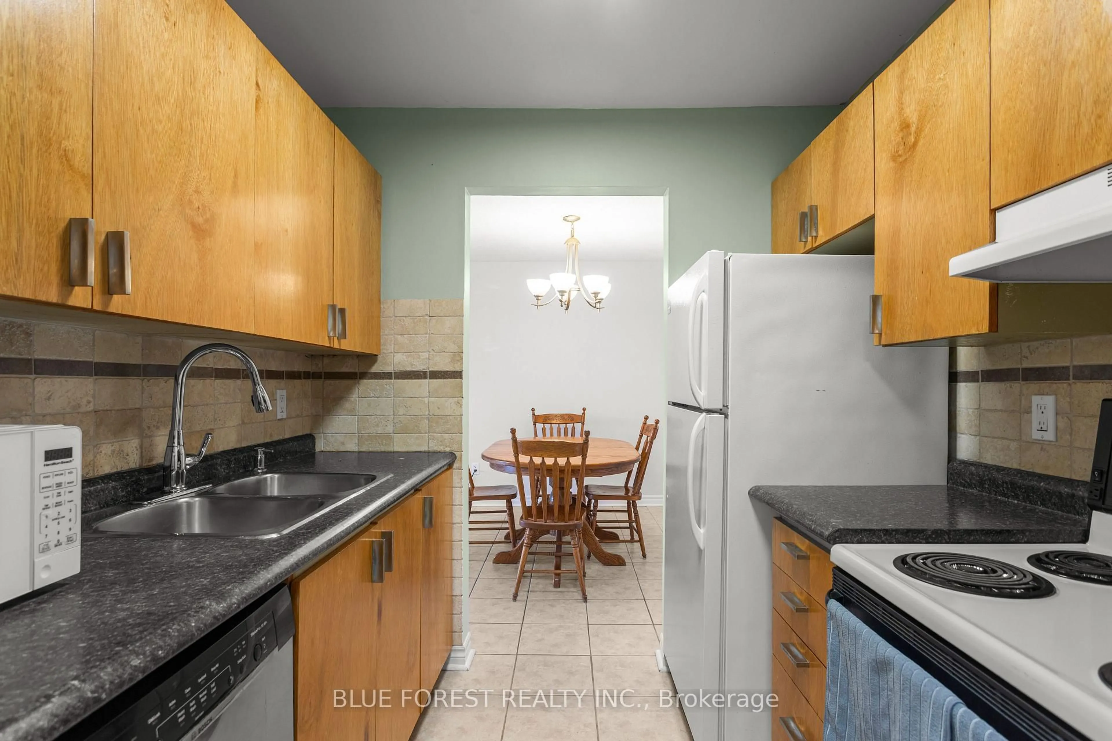 Standard kitchen, ceramic/tile floor for 144 CONWAY Dr #55, London South Ontario N6E 3N3