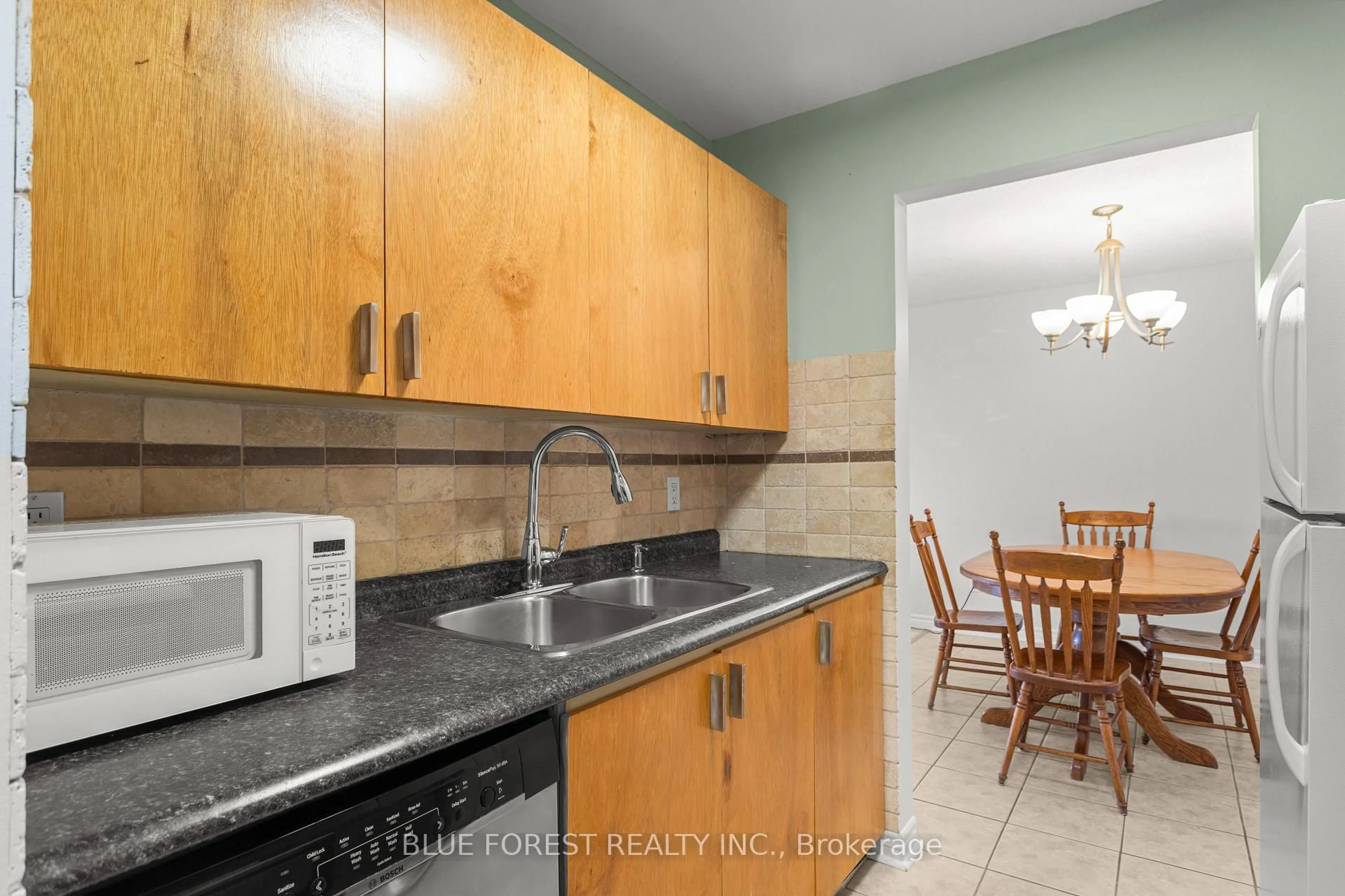Standard kitchen, ceramic/tile floor for 144 CONWAY Dr #55, London South Ontario N6E 3N3