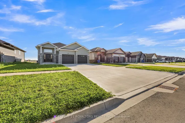 802 Keil Dr, Chatham-Kent 2