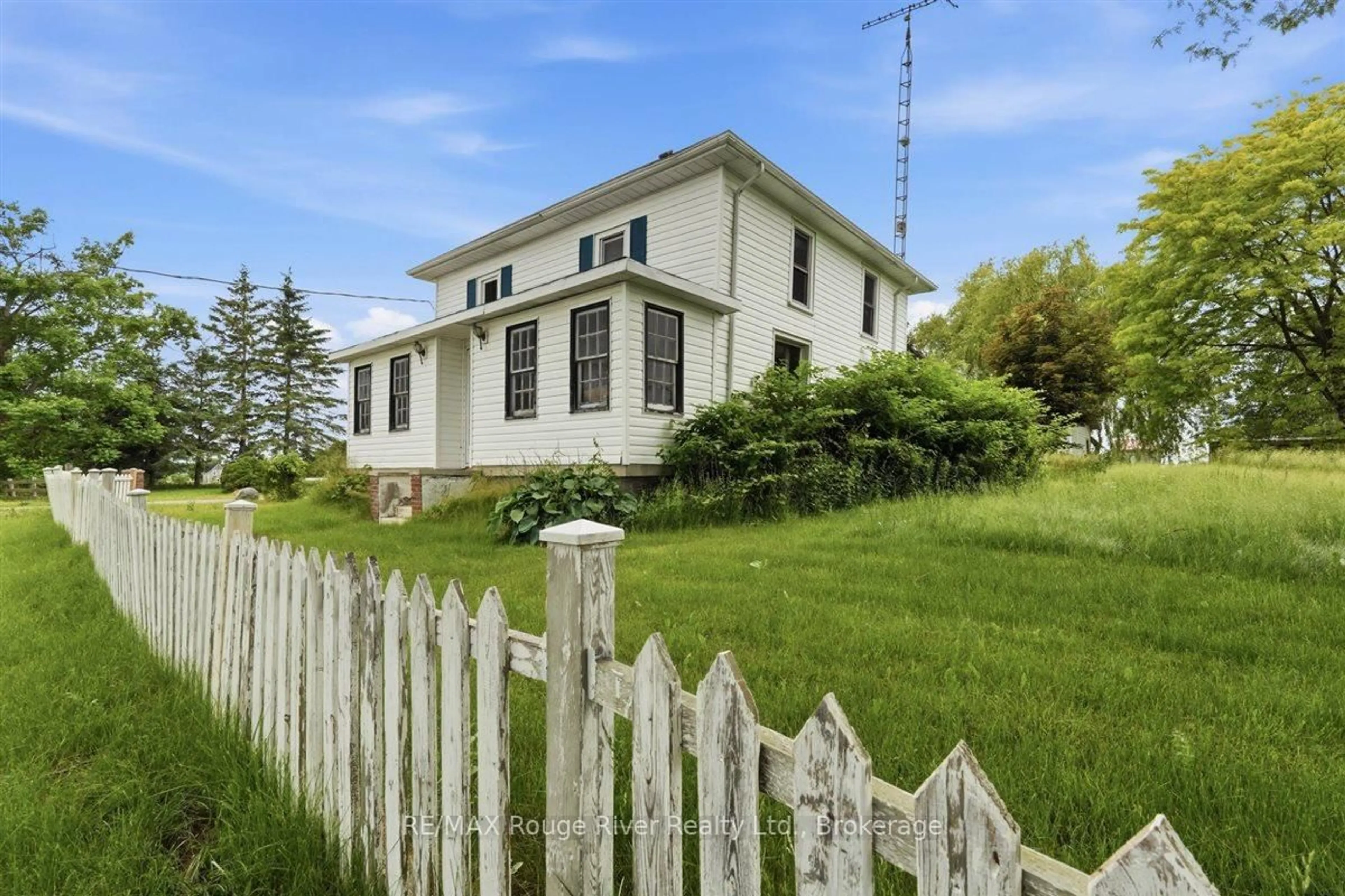 A pic from outside/outdoor area/front of a property/back of a property/a pic from drone, building for 1562 Morganston Rd, Cramahe Ontario K0K 1M0