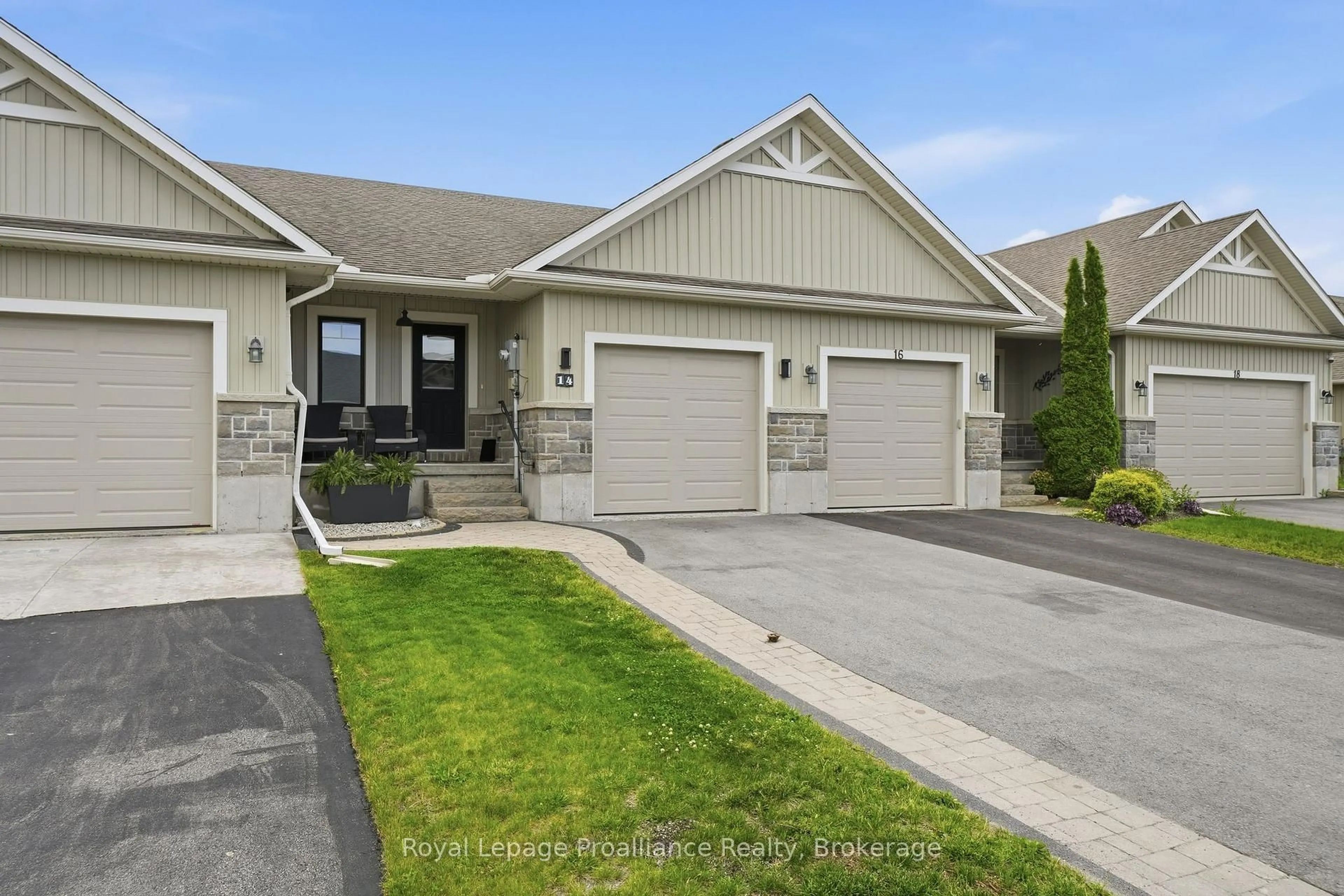 Home with vinyl exterior material, street for 14 Chinook St, Belleville Ontario K8P 0C4
