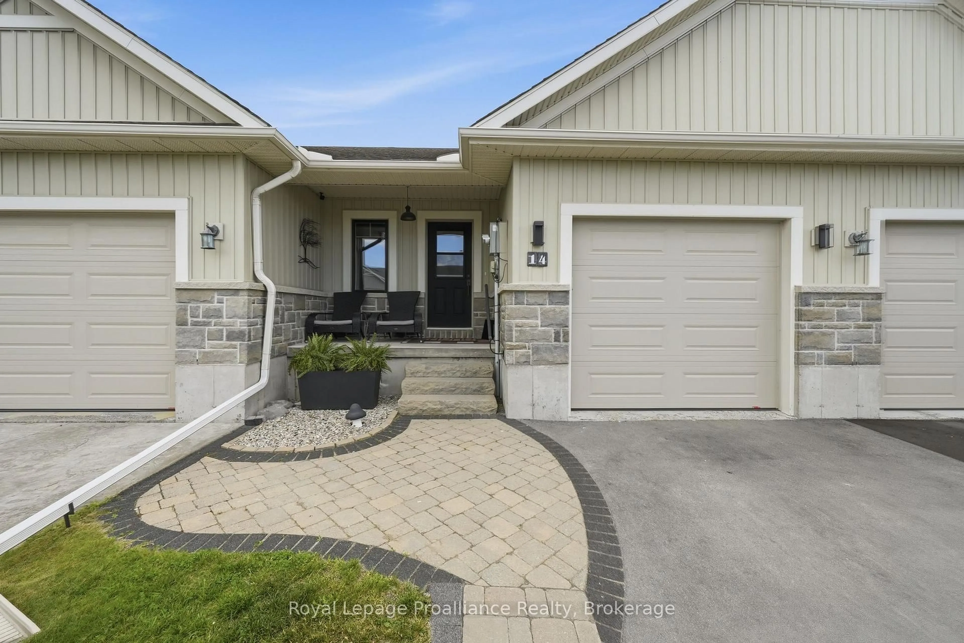 Unknown for 14 Chinook St, Belleville Ontario K8P 0C4
