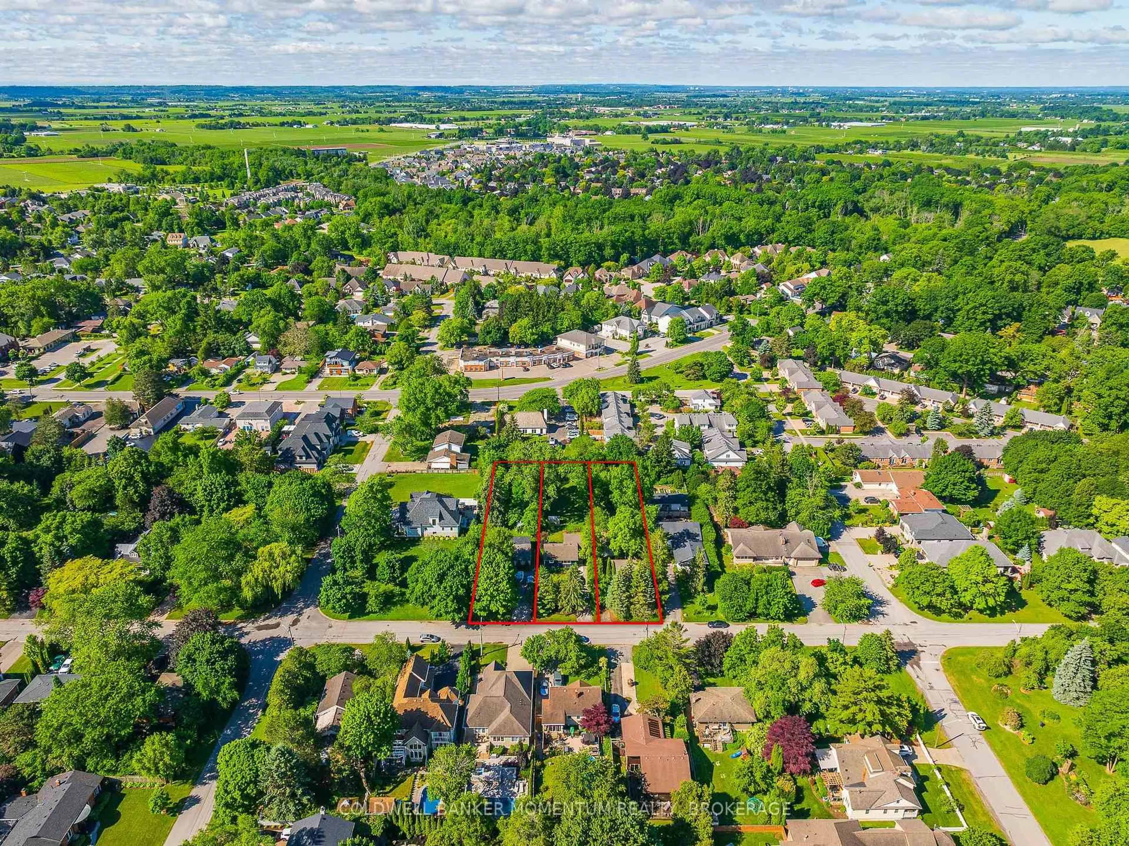 A pic from outside/outdoor area/front of a property/back of a property/a pic from drone, street for 364 William St, Niagara-on-the-Lake Ontario L0S 1J0