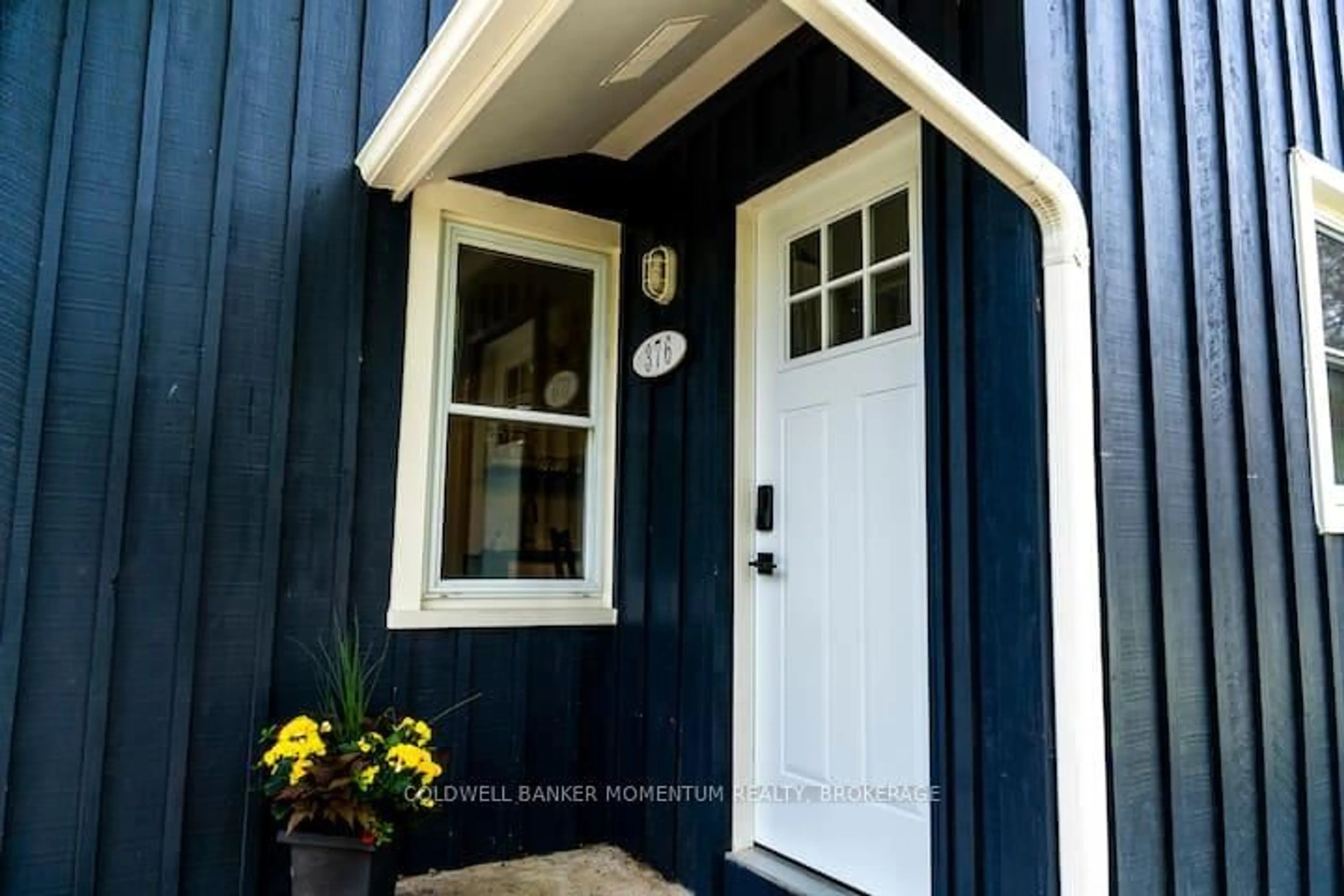 Indoor entryway for 376 WILLIAM St, Niagara-on-the-Lake Ontario L0S 1J0