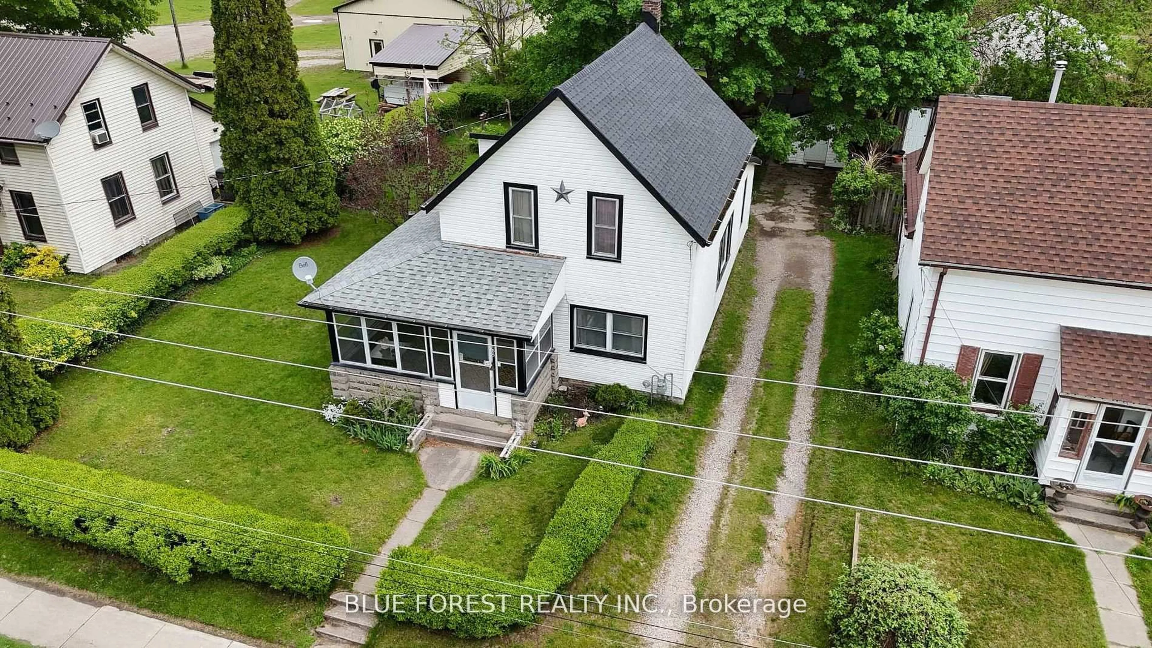 A pic from outside/outdoor area/front of a property/back of a property/a pic from drone, street for 185 Furnival Rd, West Elgin Ontario N0L 2C0