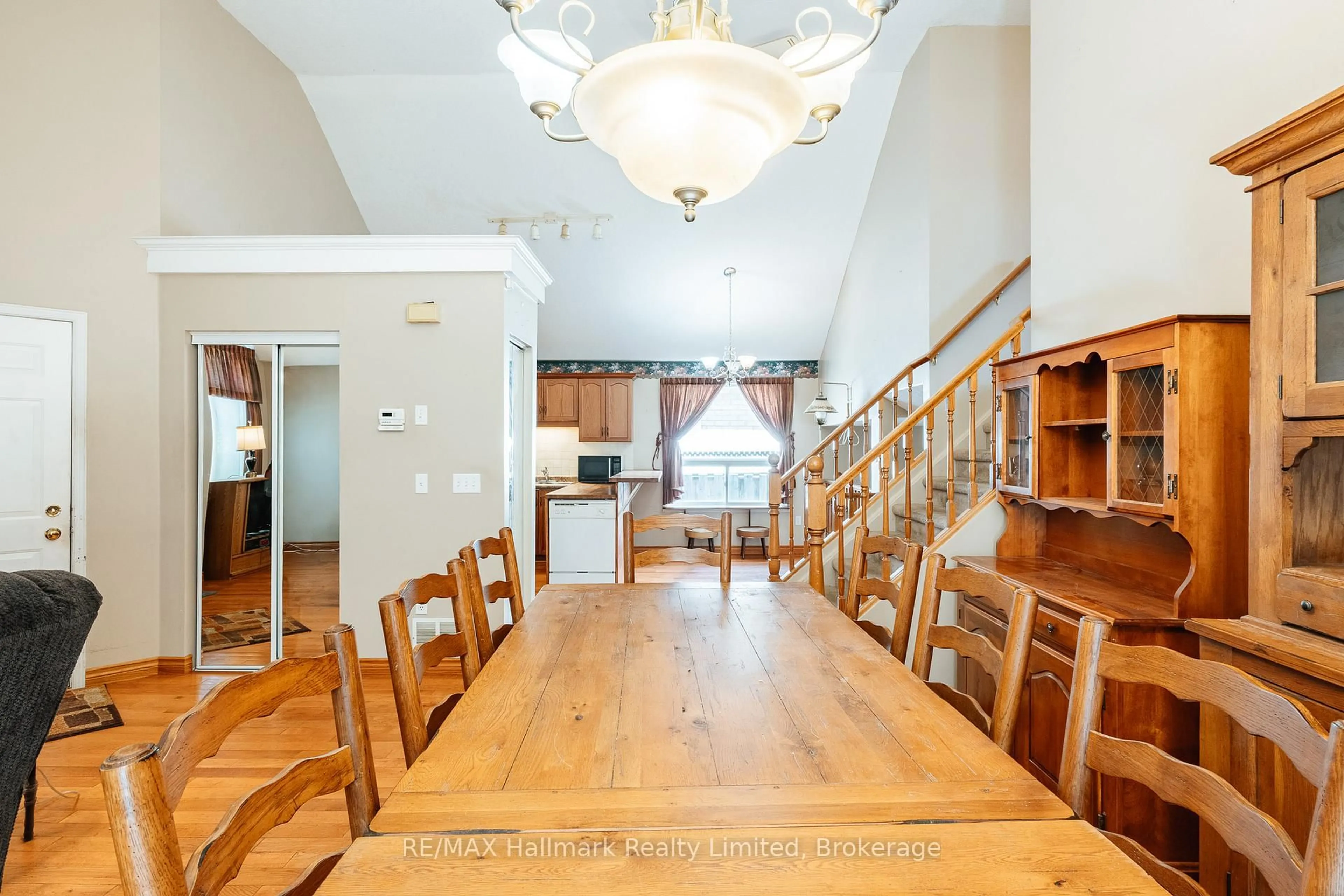 Dining room, wood/laminate floor for 389 Starwood Dr, Guelph Ontario N1E 7A3