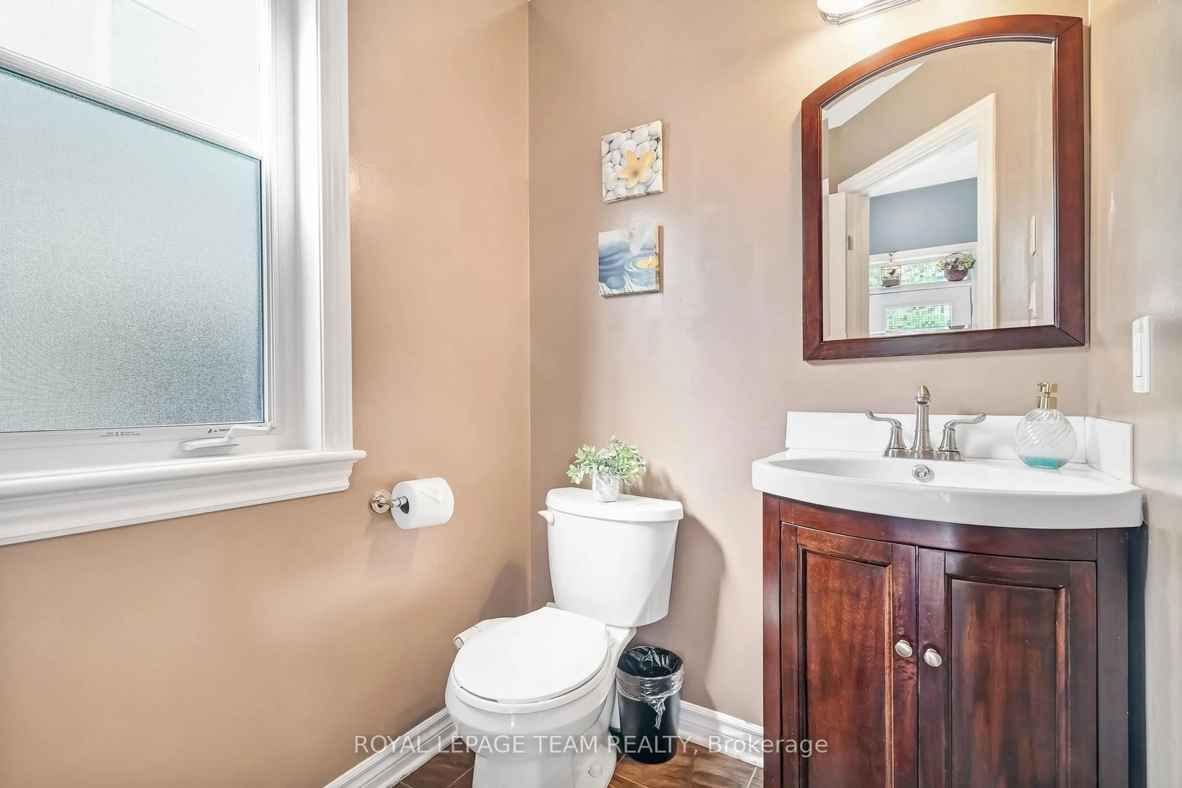 Standard bathroom, ceramic/tile floor for 2477 Regatta Ave, Ottawa Ontario K2J 5V6
