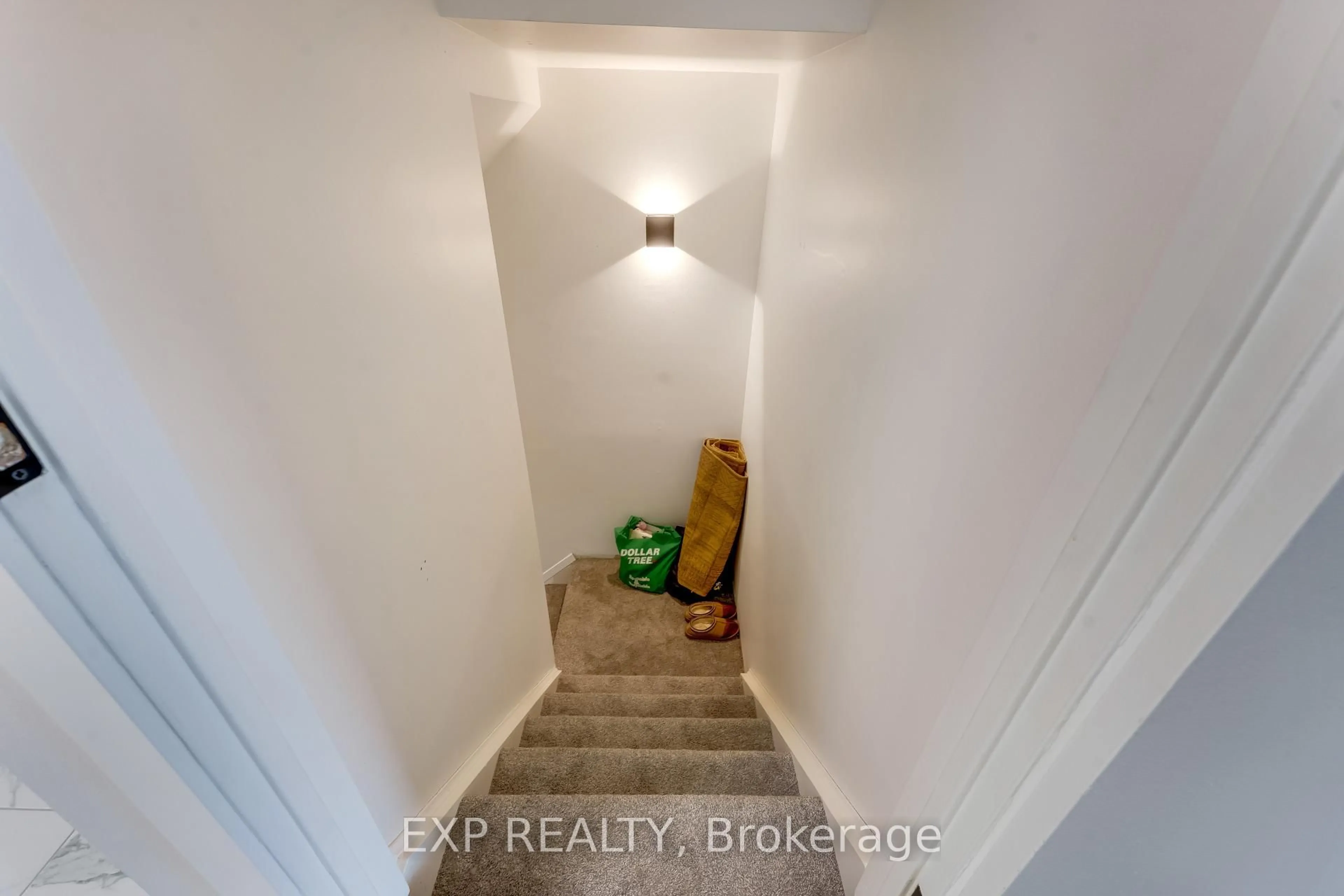 A pic of a room for 770 Fanshawe park Rd #26, London North Ontario N5X 1L1