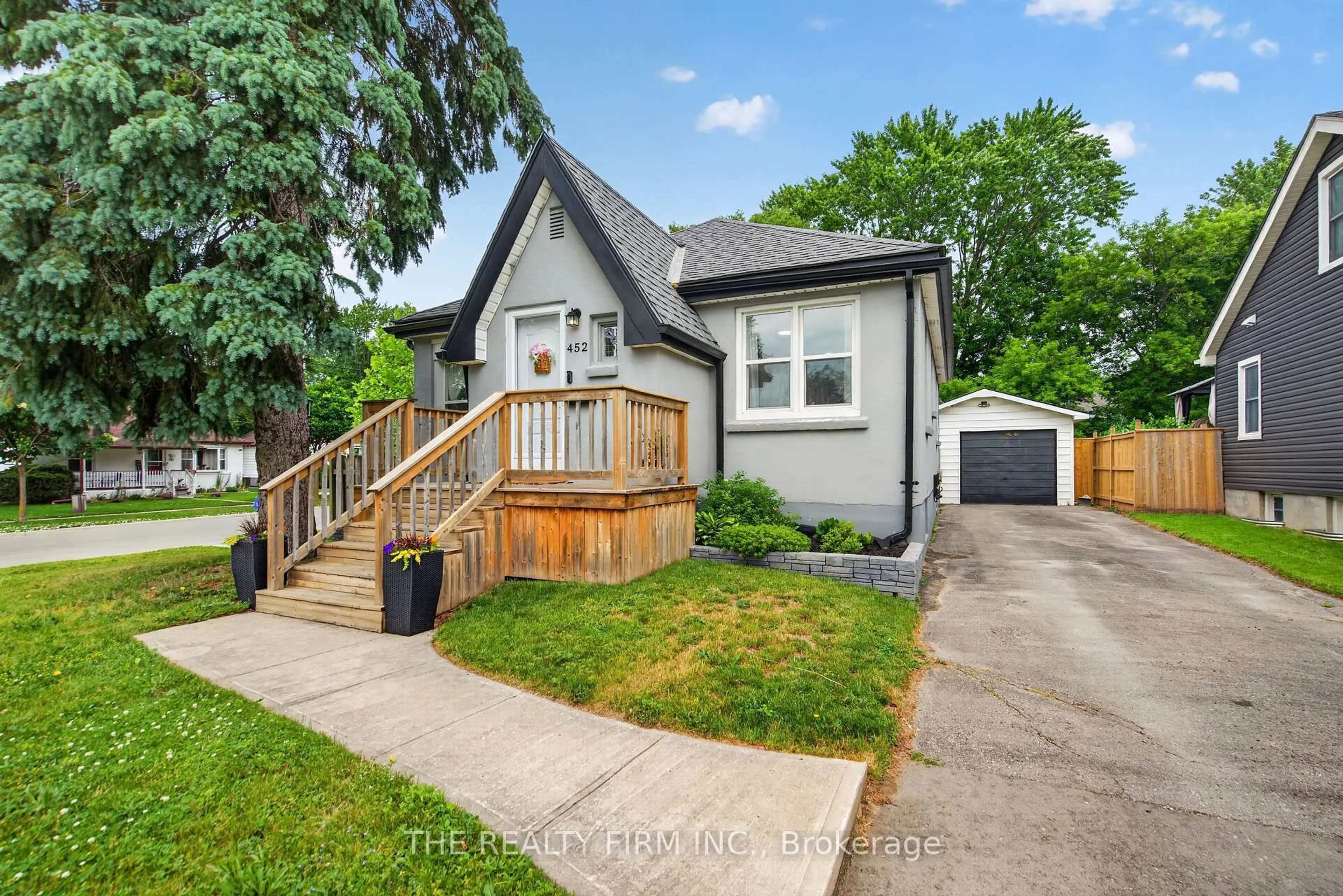 Unknown for 452 Merlin St, London East Ontario N5W 5B1