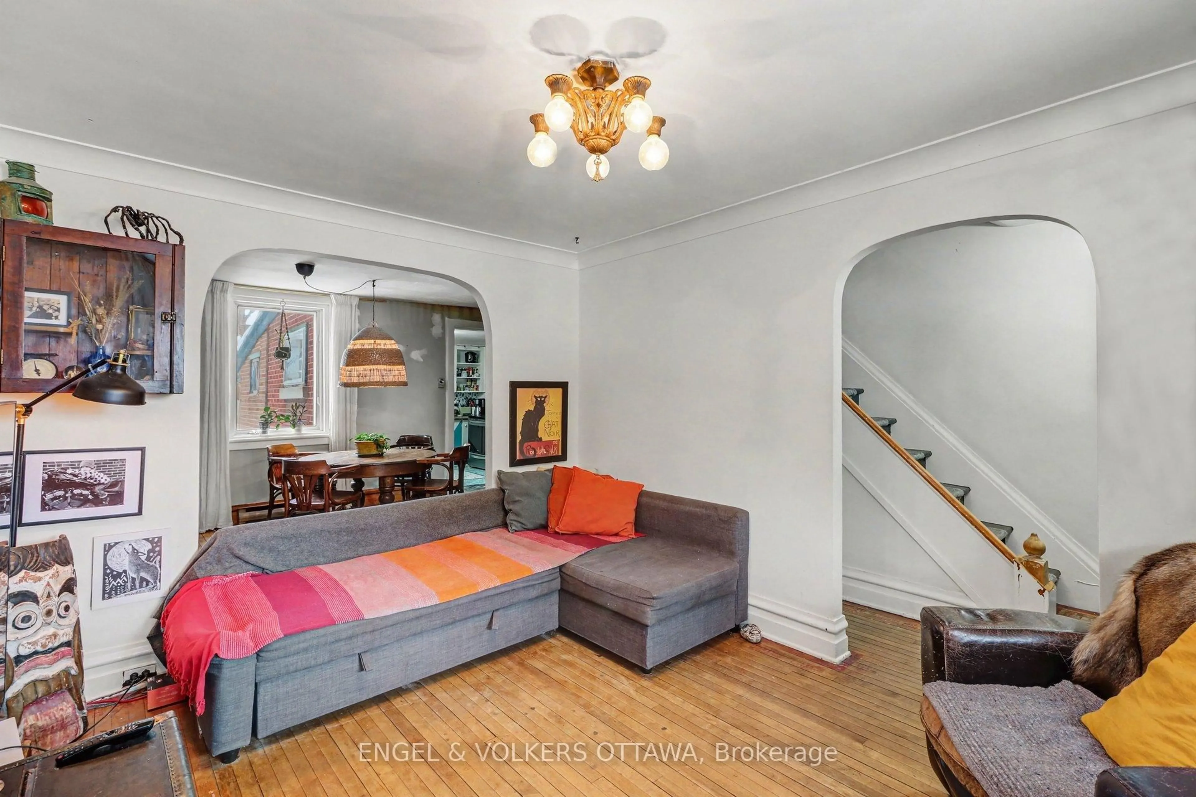 Living room with furniture, unknown for 86 Pinhey St, Ottawa Ontario K1Y 1T4