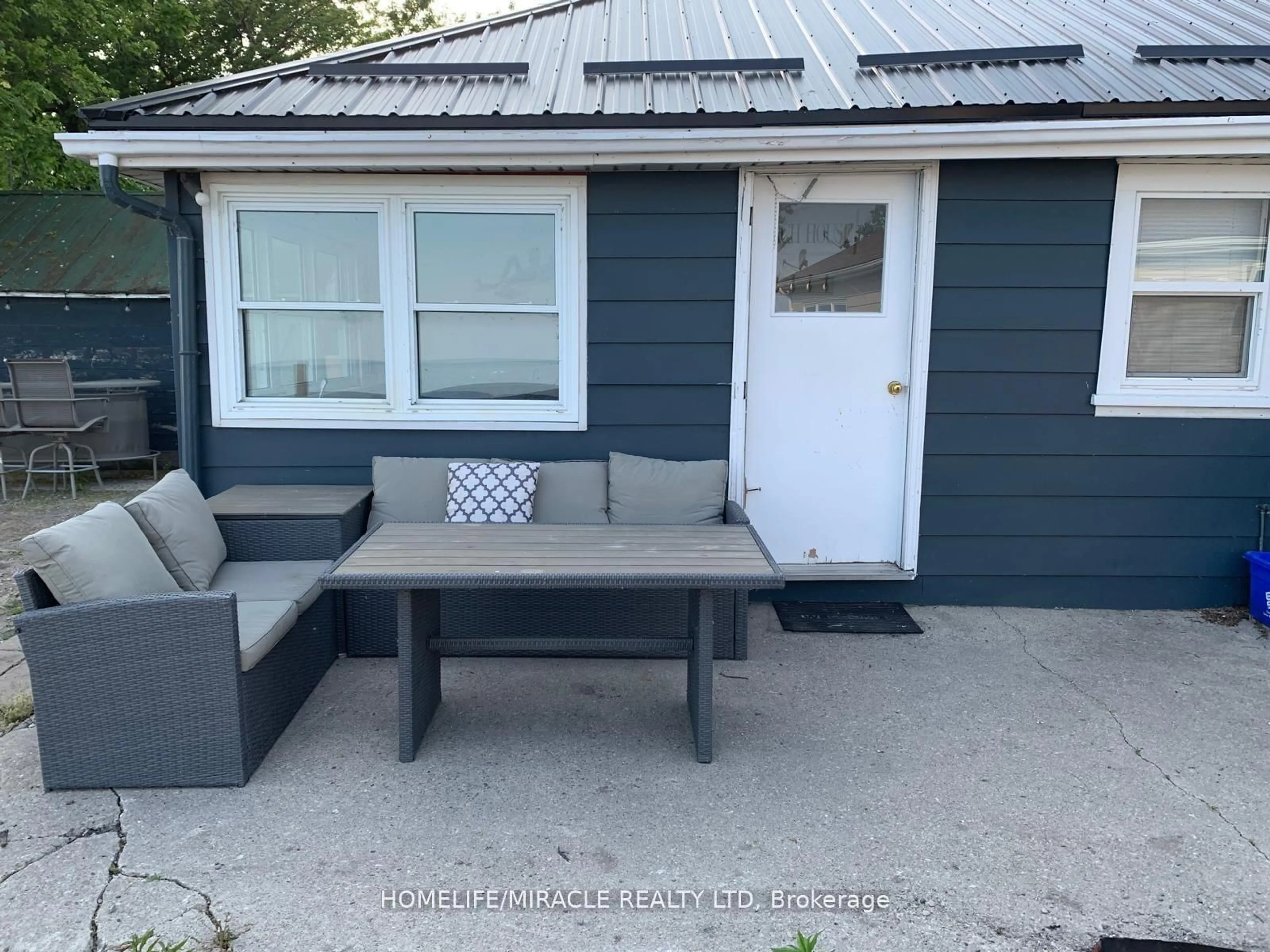 Unknown for 18222 Erie Shore Dr, Chatham-Kent Ontario N0P 1A0