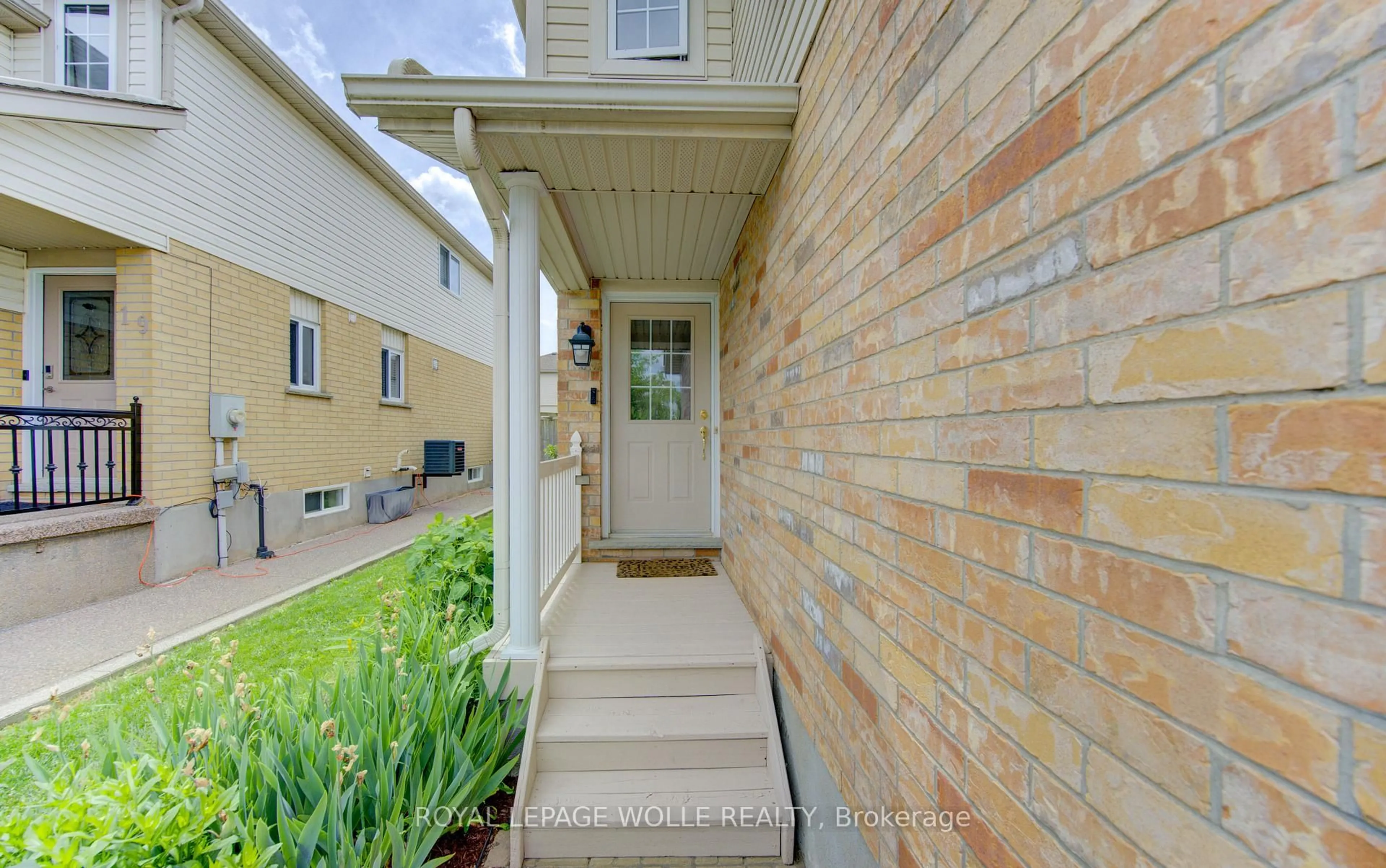 Unknown for 15 Cotton Grass St, Kitchener Ontario N2E 3T7