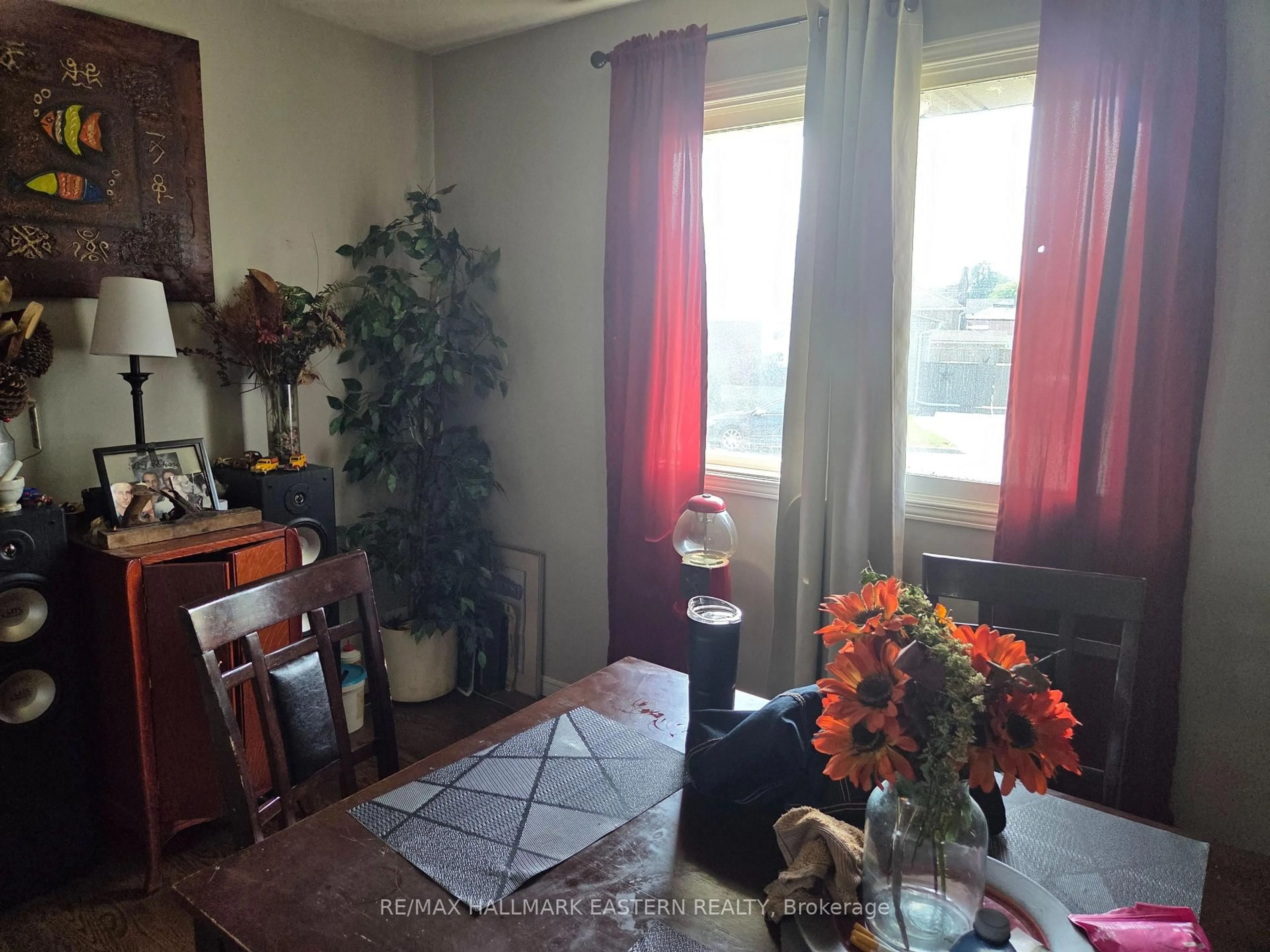 Unknown for 618 Donegal St, Peterborough Ontario K9H 4M5