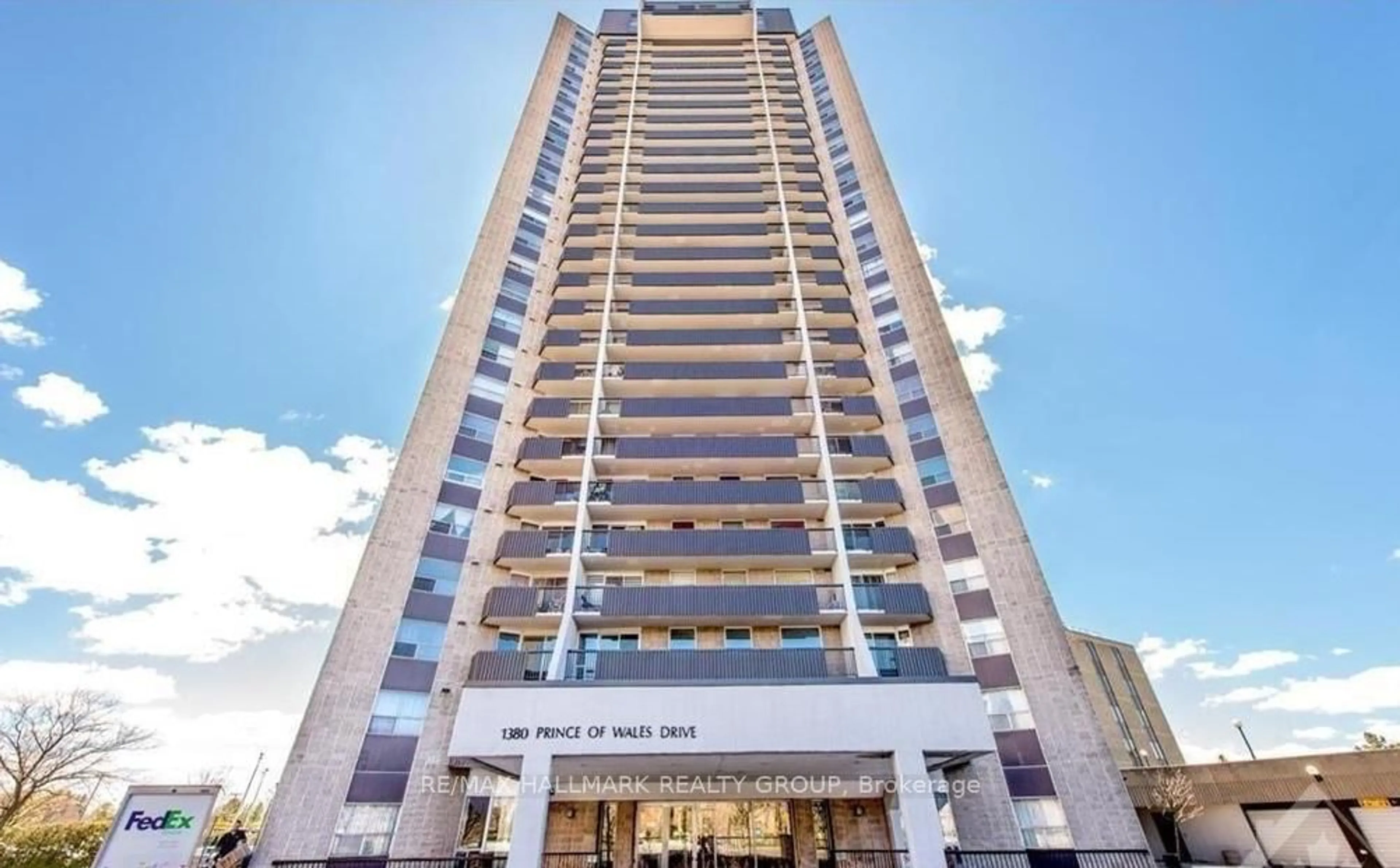 Indoor foyer for 1380 Prince Of Wales Dr #1806, Ottawa Ontario K2C 3N5